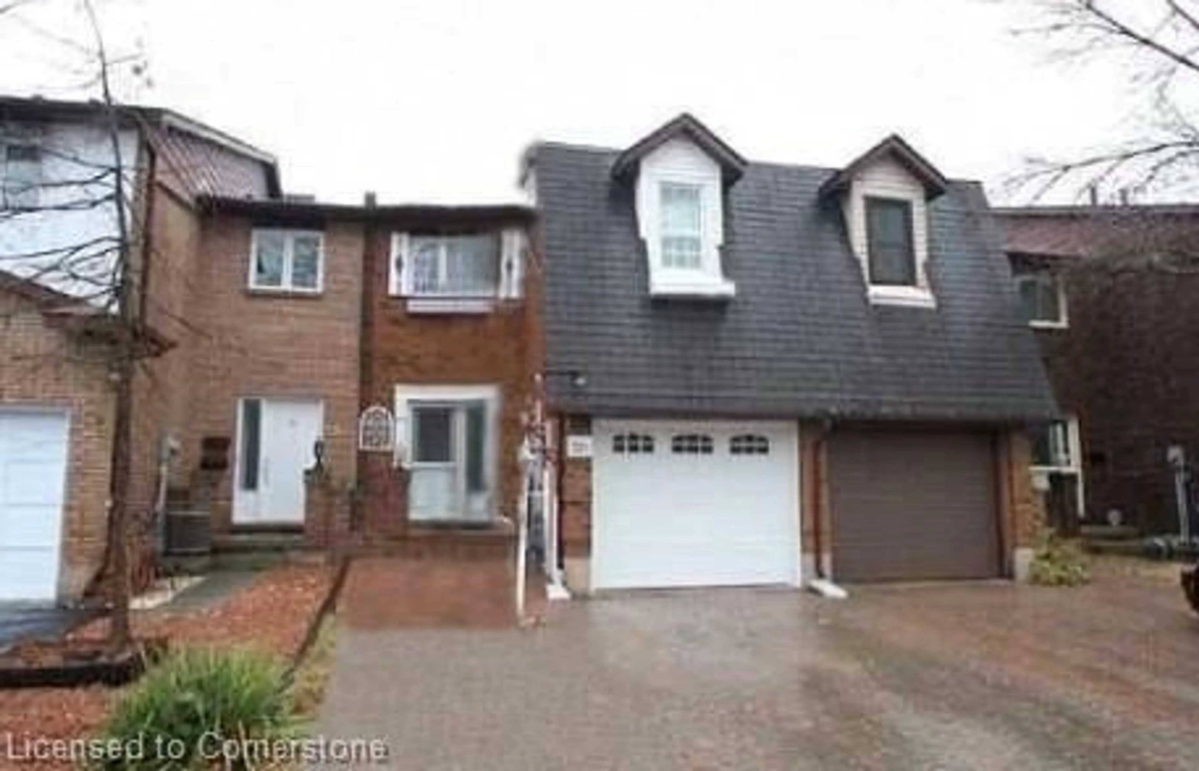 A pic from exterior of the house or condo, the street view for 324 Macintosh Dr, Stoney Creek Ontario L8E 4E2