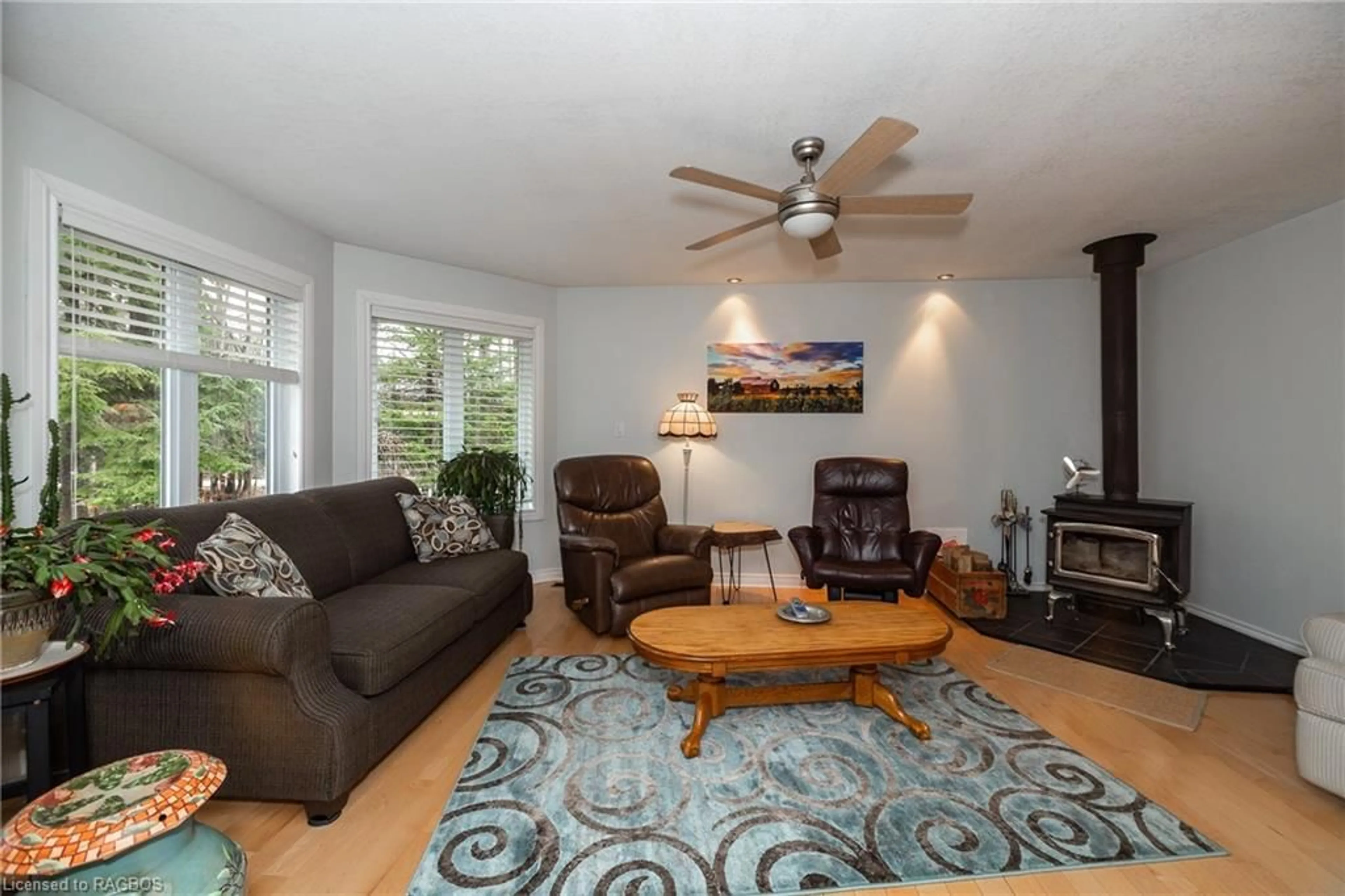 Living room, wood floors for 557554 4th Concession, Meaford Municipality Ontario N0H 1E0