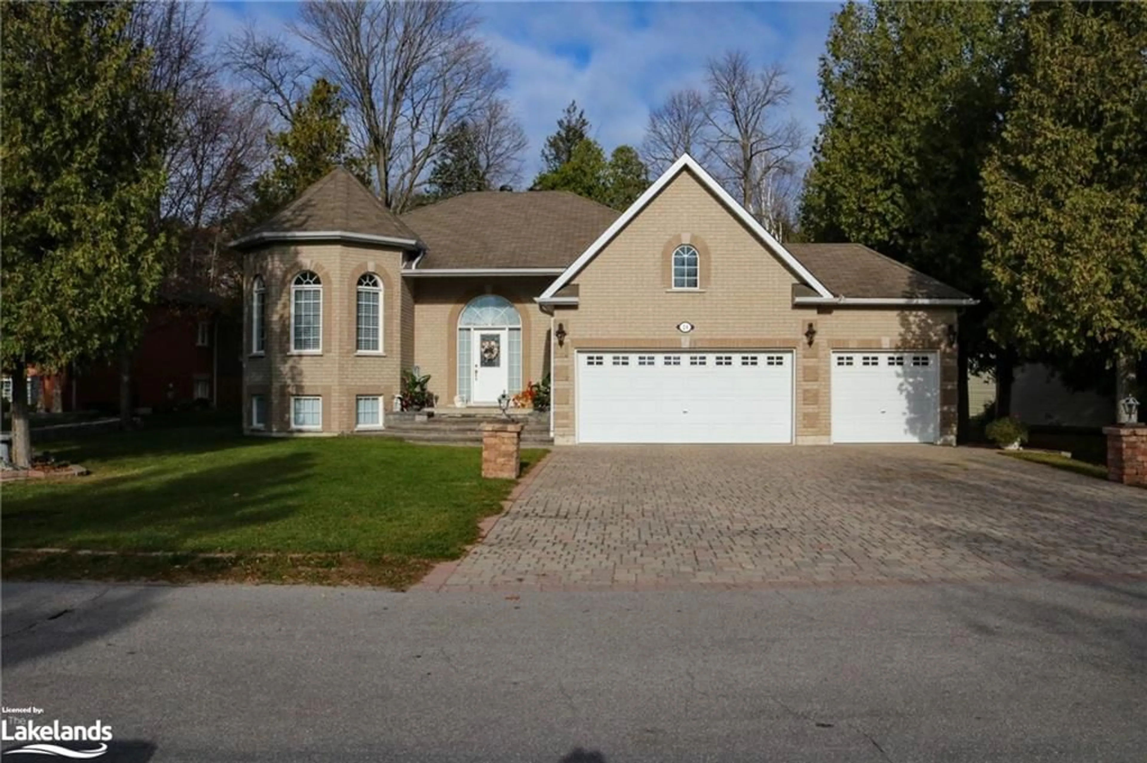 Frontside or backside of a home, cottage for 26 Fairway Cres, Wasaga Beach Ontario L9Z 1B9