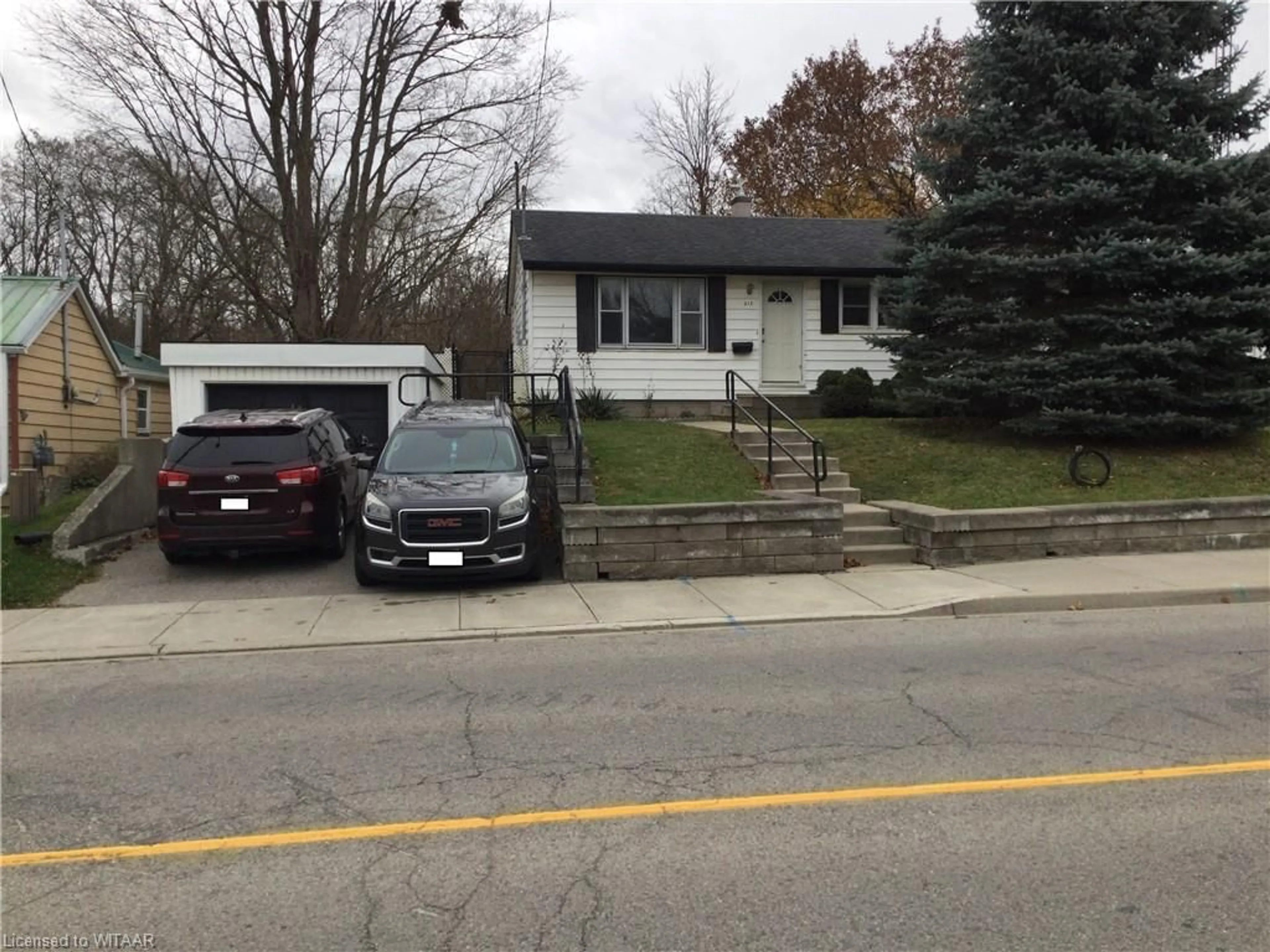 Frontside or backside of a home, the street view for 215 Charles St, Ingersoll Ontario N5C 2M4