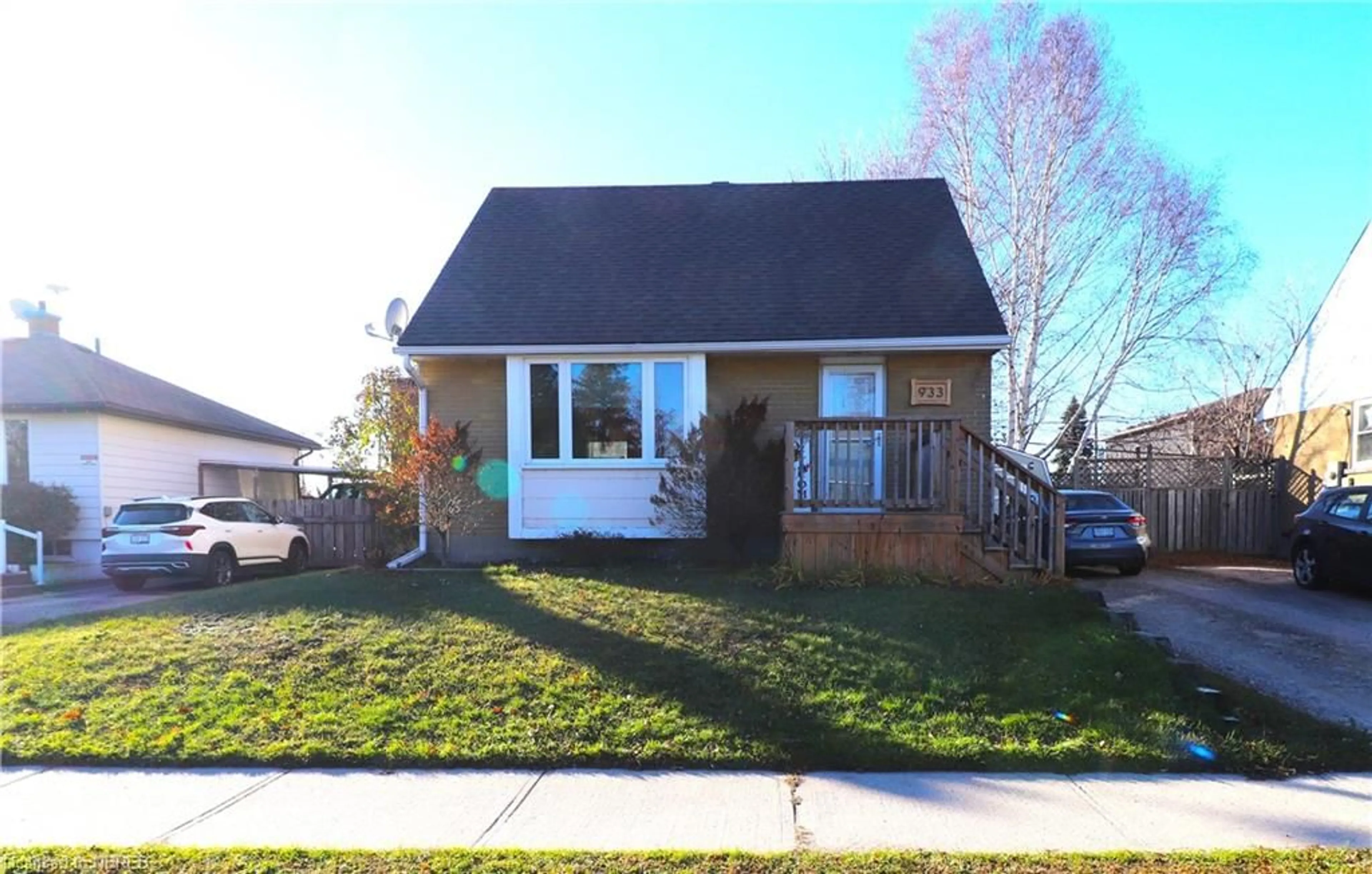 Frontside or backside of a home, cottage for 933 Phillip St, North Bay Ontario P1B 3V8