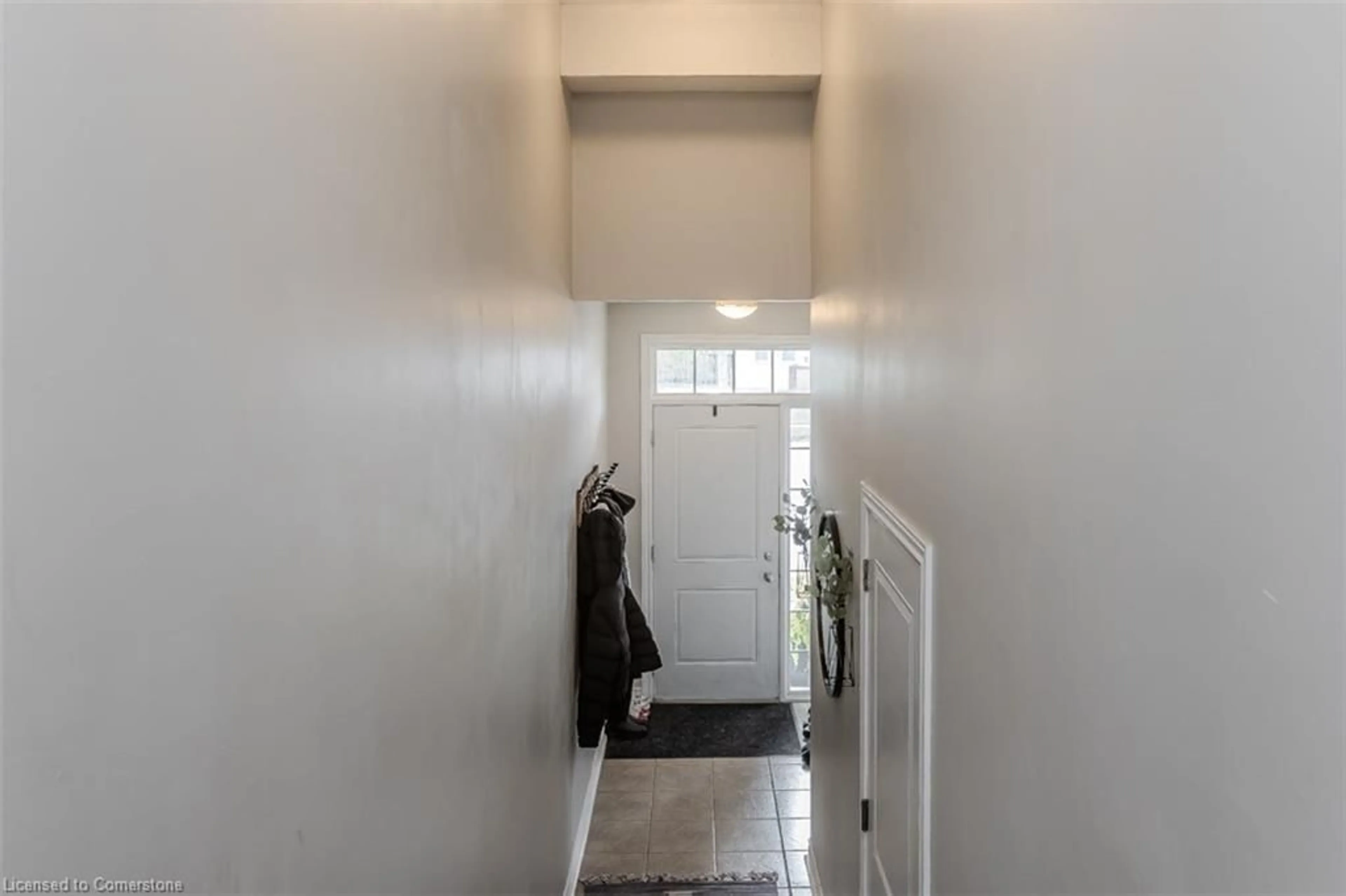 Indoor entryway, not visible floor for 21A Townline Rd, St. Catharines Ontario L2T 1A2