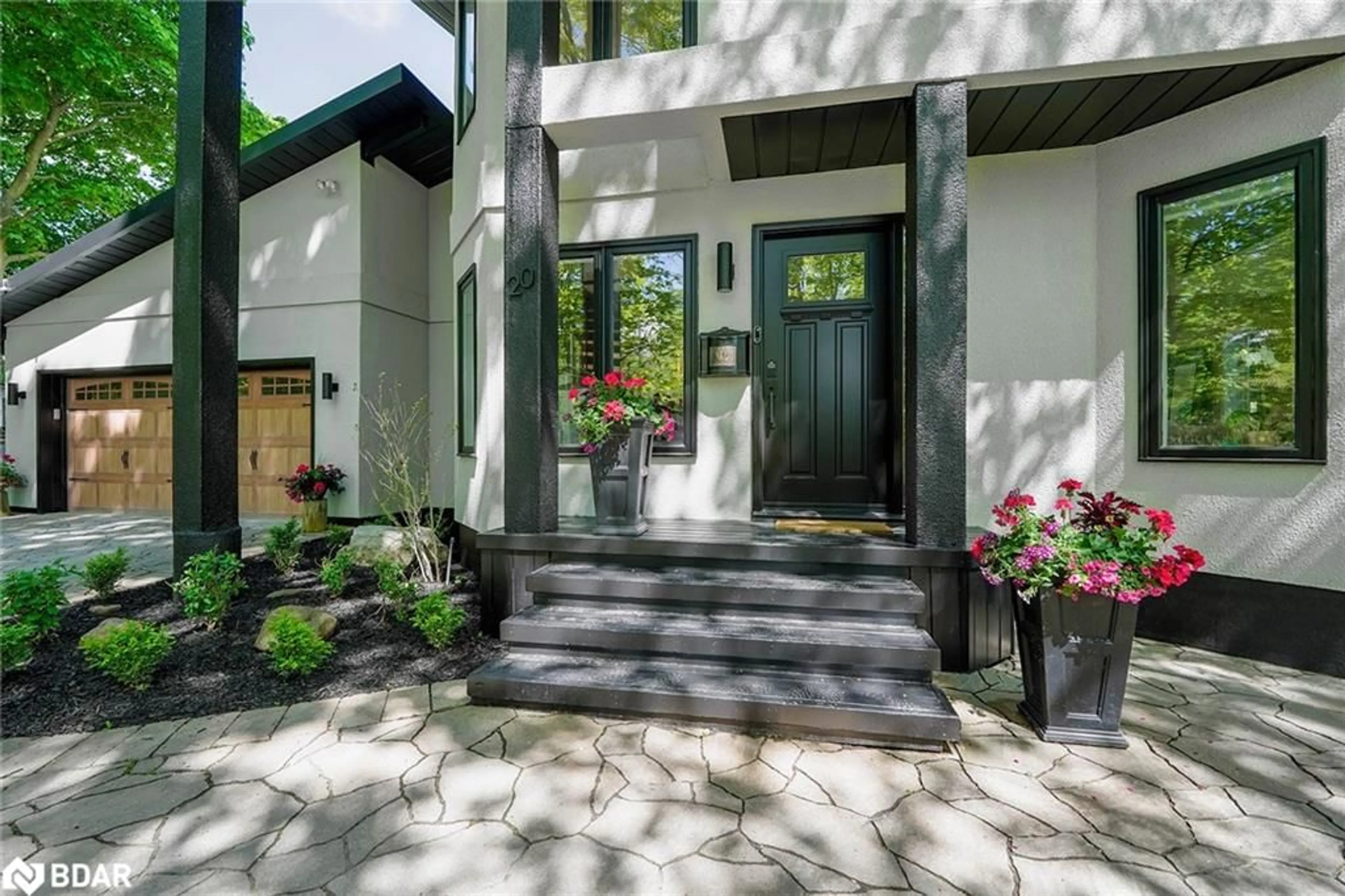 Indoor entryway, wood floors for 20 Highland Ave, Barrie Ontario L4M 1N1