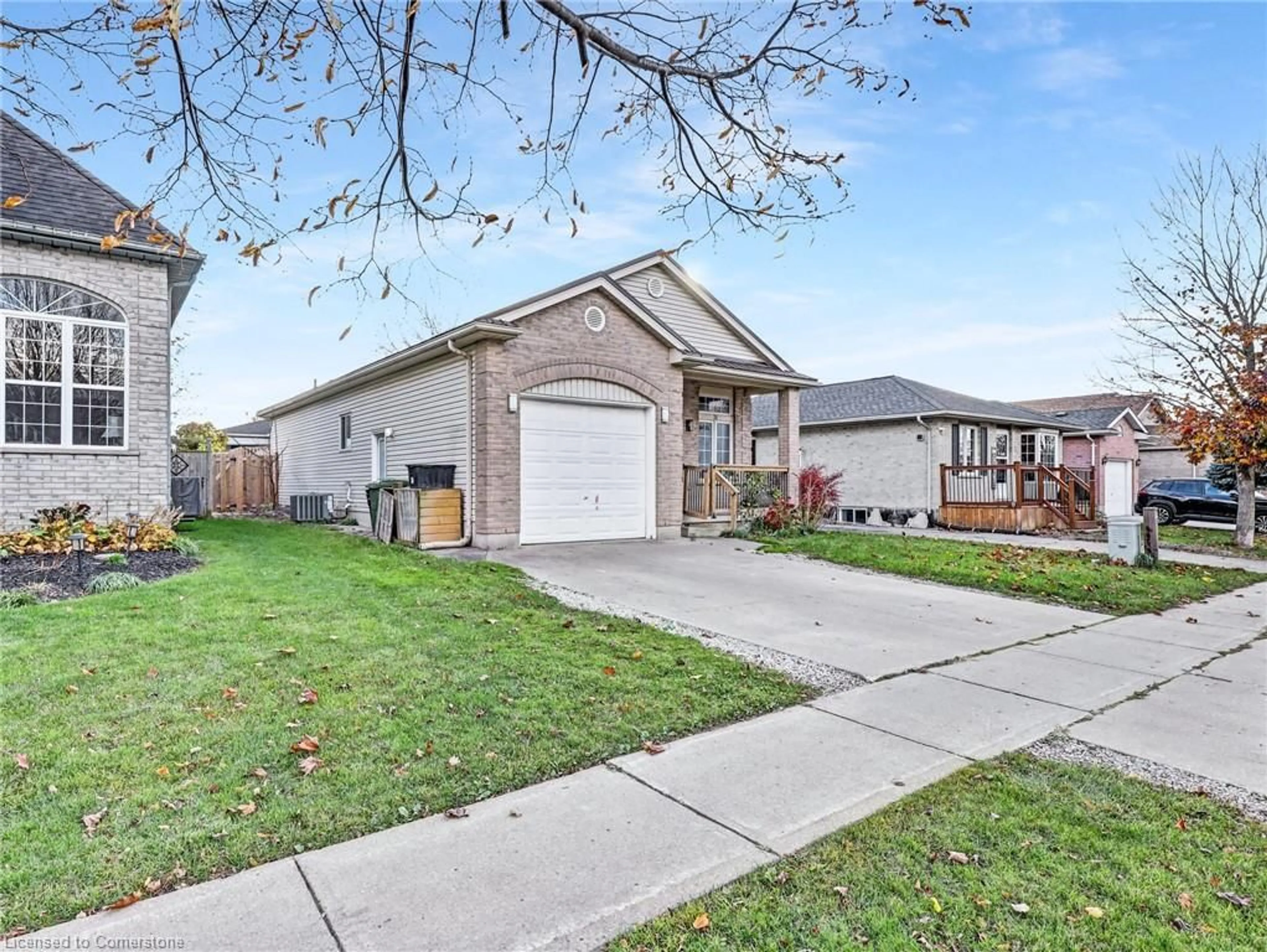 Frontside or backside of a home, the street view for 32 Donker Dr, St. Thomas Ontario N5P 4J3