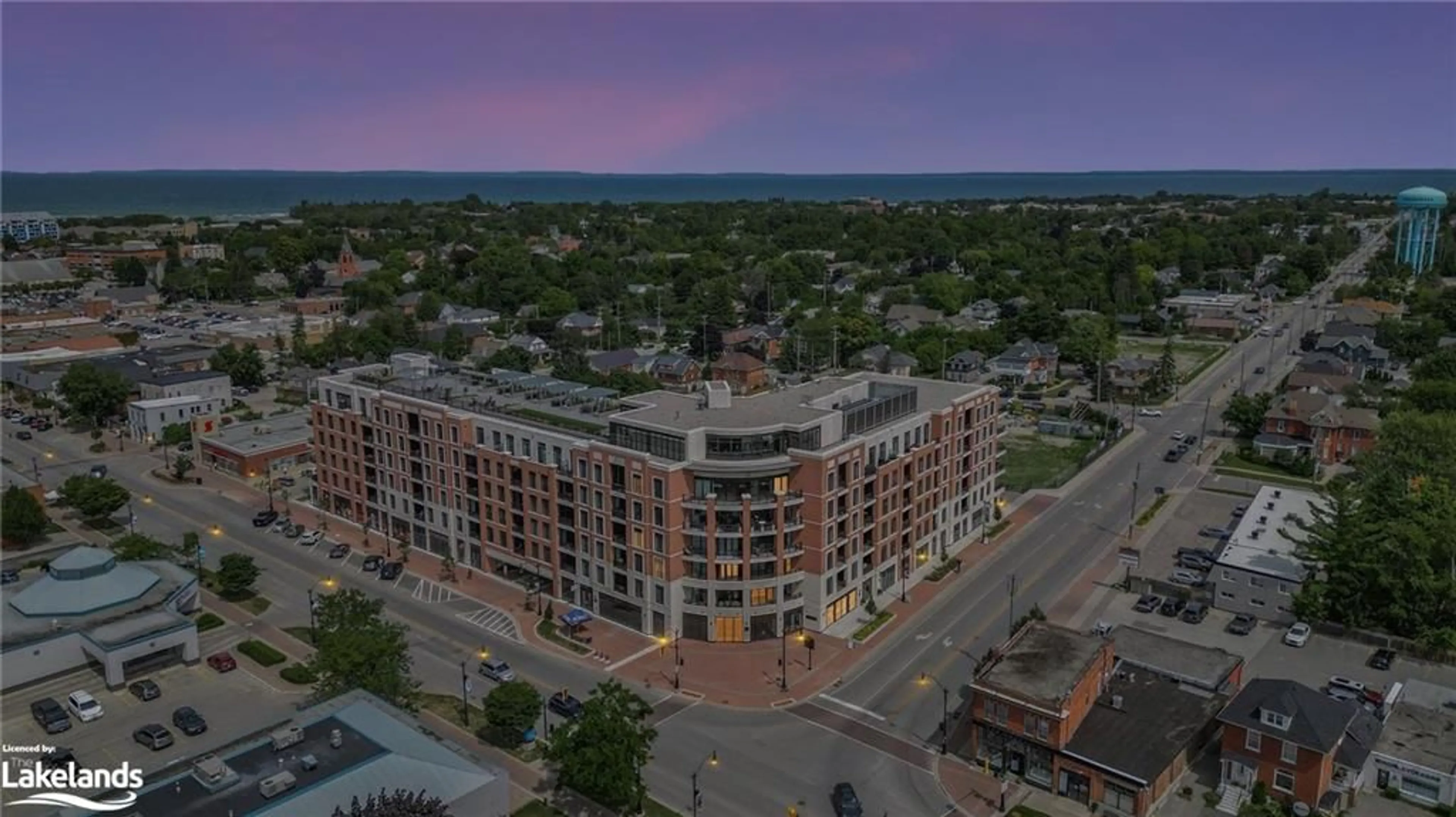 A pic from exterior of the house or condo, the street view for 1 Hume St #509, Collingwood Ontario L9Y 0X3