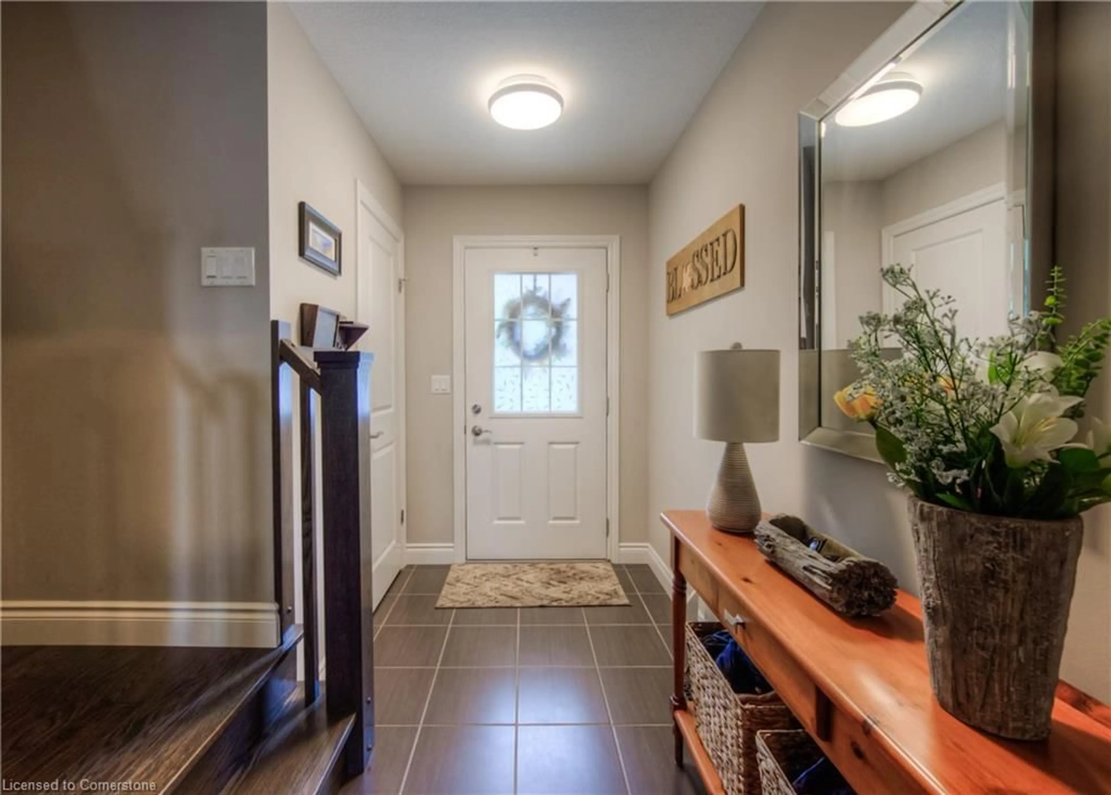 Indoor entryway, wood floors for 625 Blackbridge Rd #12, Cambridge Ontario N3C 0G6