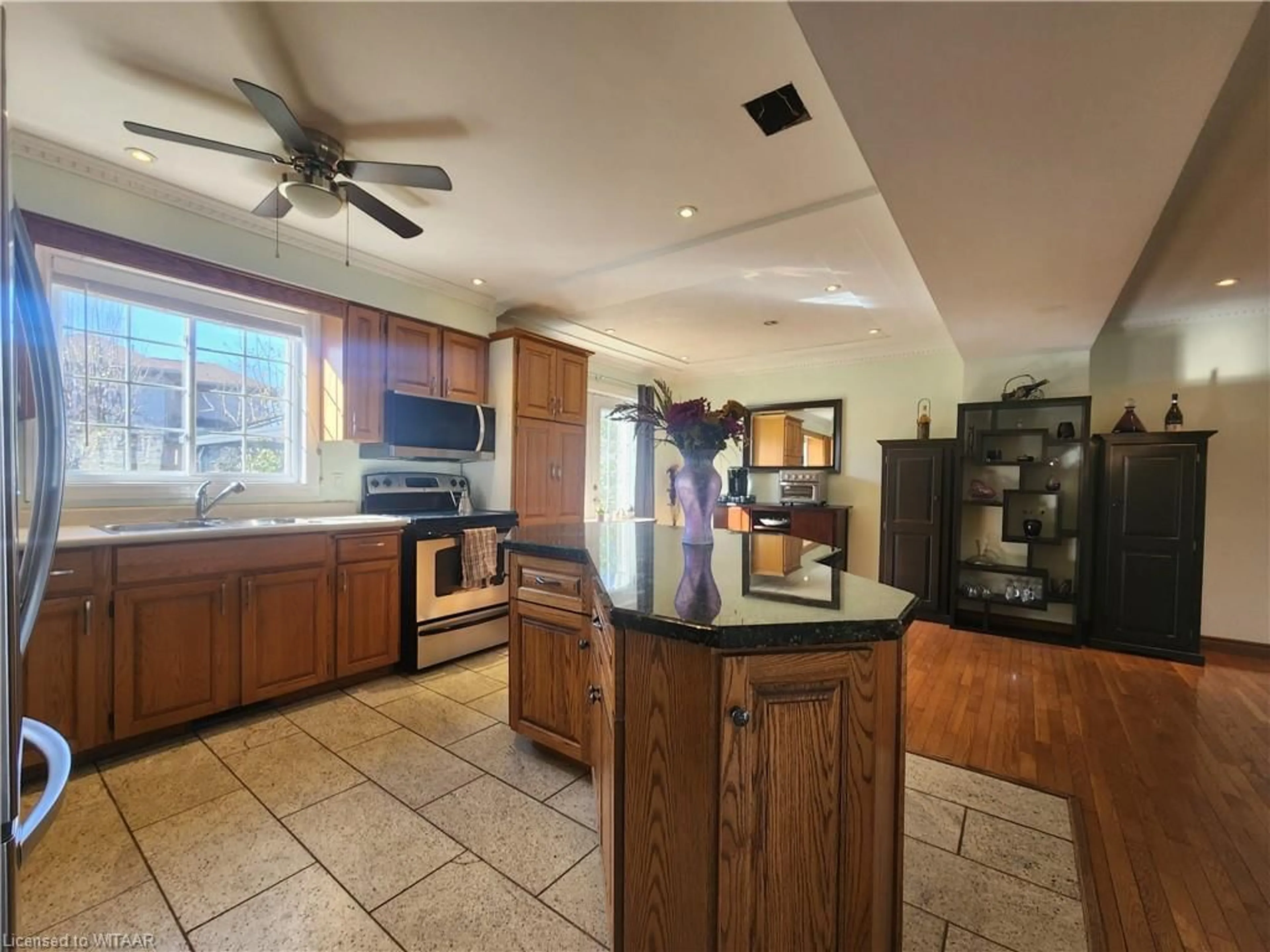 Kitchen, wood floors, cottage for 98 Allen St, Tillsonburg Ontario N4G 5K1