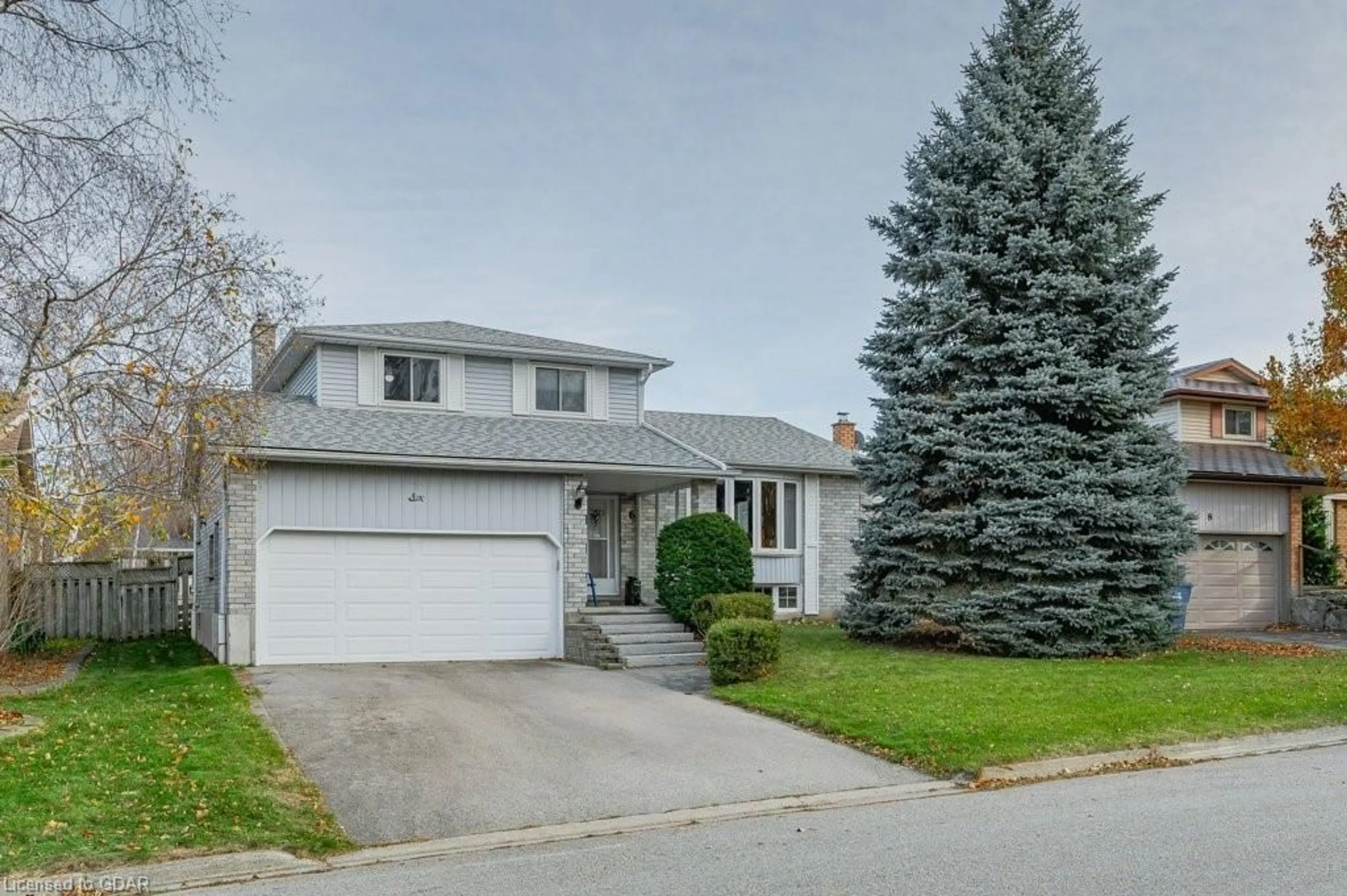 Frontside or backside of a home, the street view for 6 Hollyberry Pl, Guelph Ontario N1K 1P2