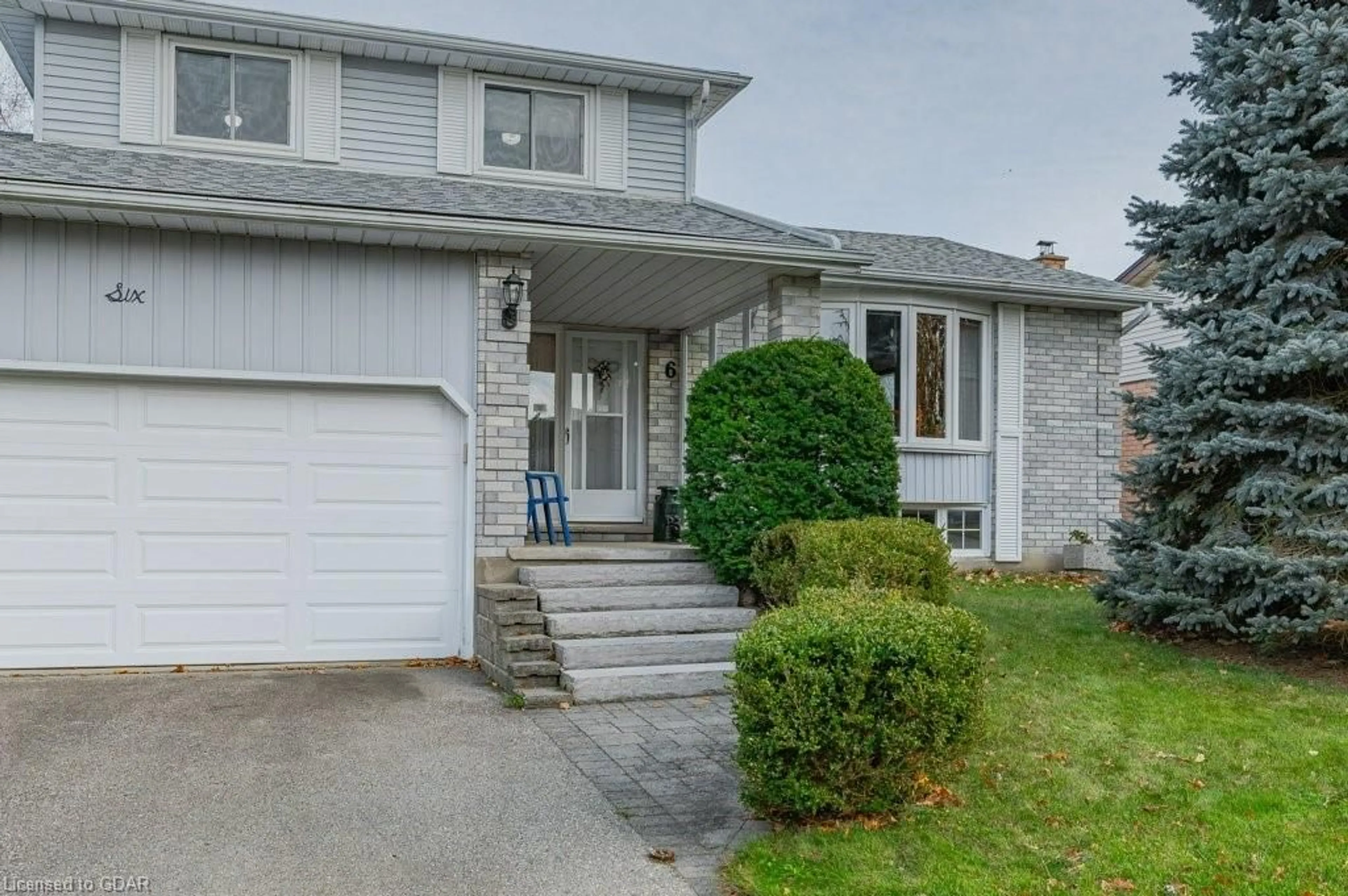 Frontside or backside of a home, the street view for 6 Hollyberry Pl, Guelph Ontario N1K 1P2