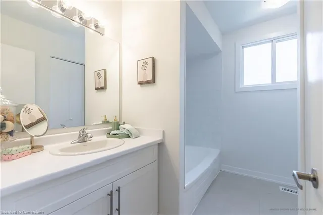Additional property image - 88 Tunbridge Cres Unit 6