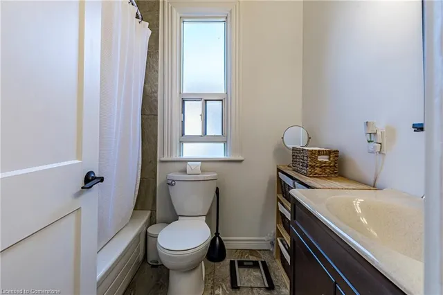 Additional property image - 185 1/2 Emerald St