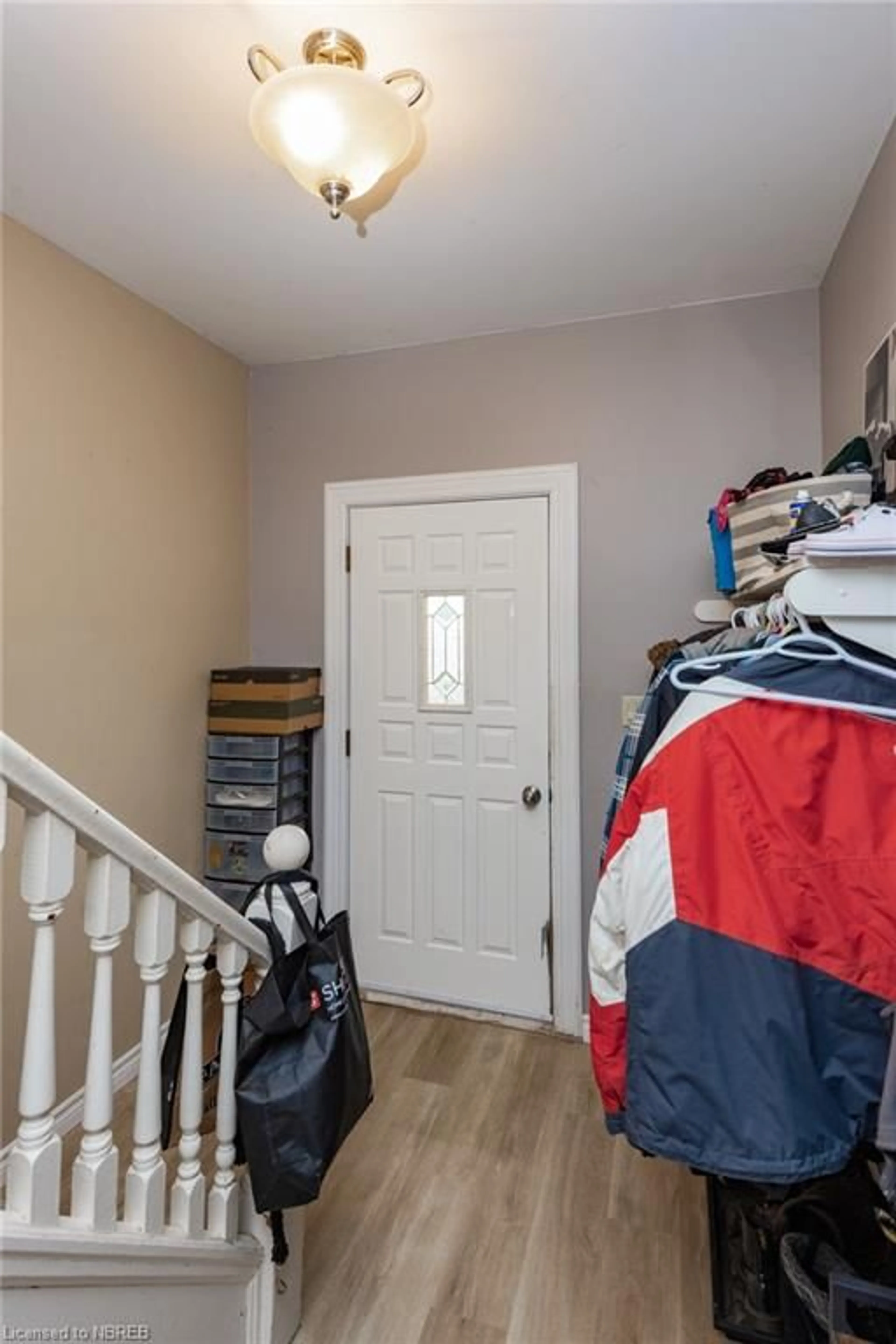 Indoor entryway, unknown floor for 1150 Copeland St, North Bay Ontario P1B 3E8