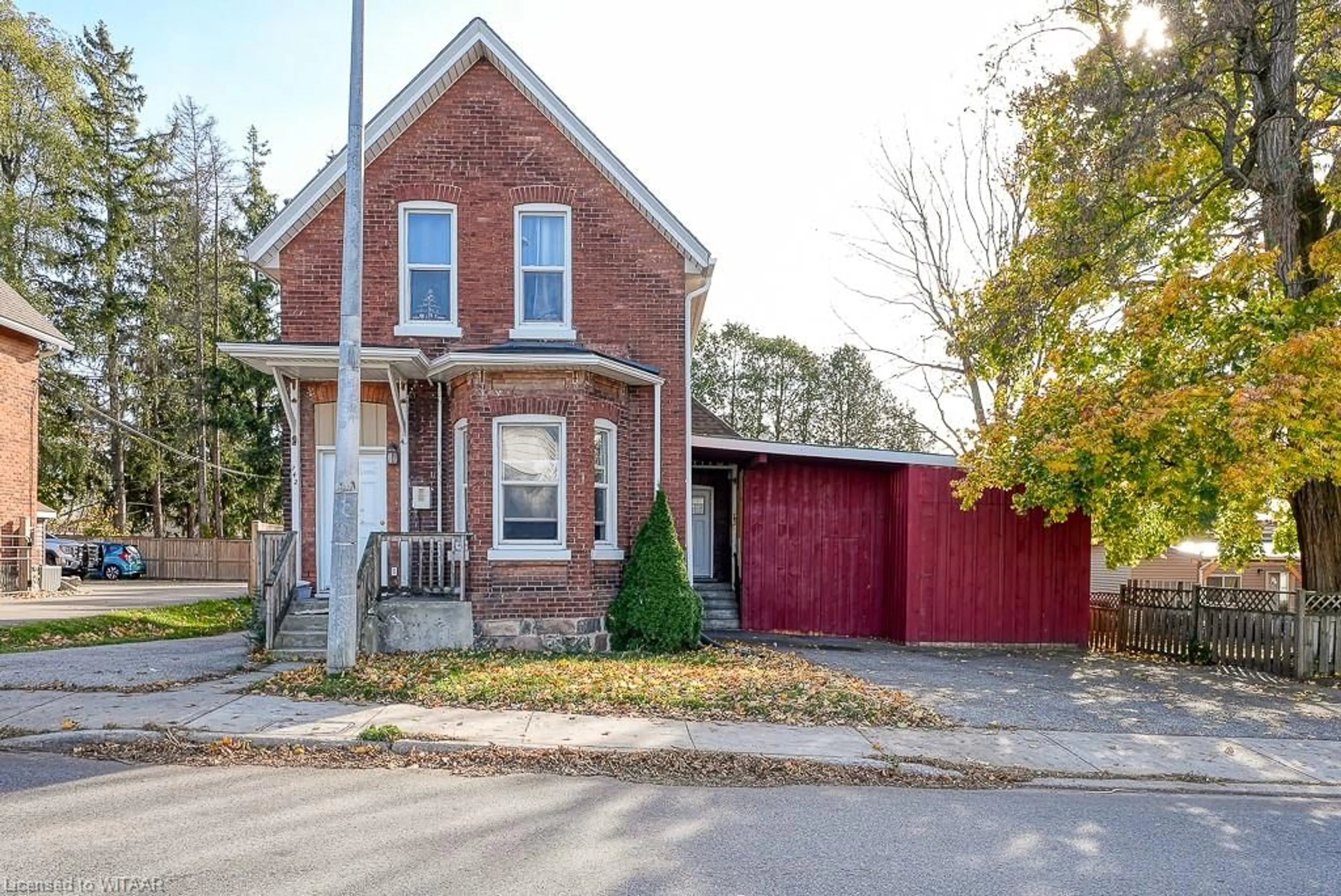 Home with brick exterior material for 742 Dundas St, Woodstock Ontario N4S 1E9