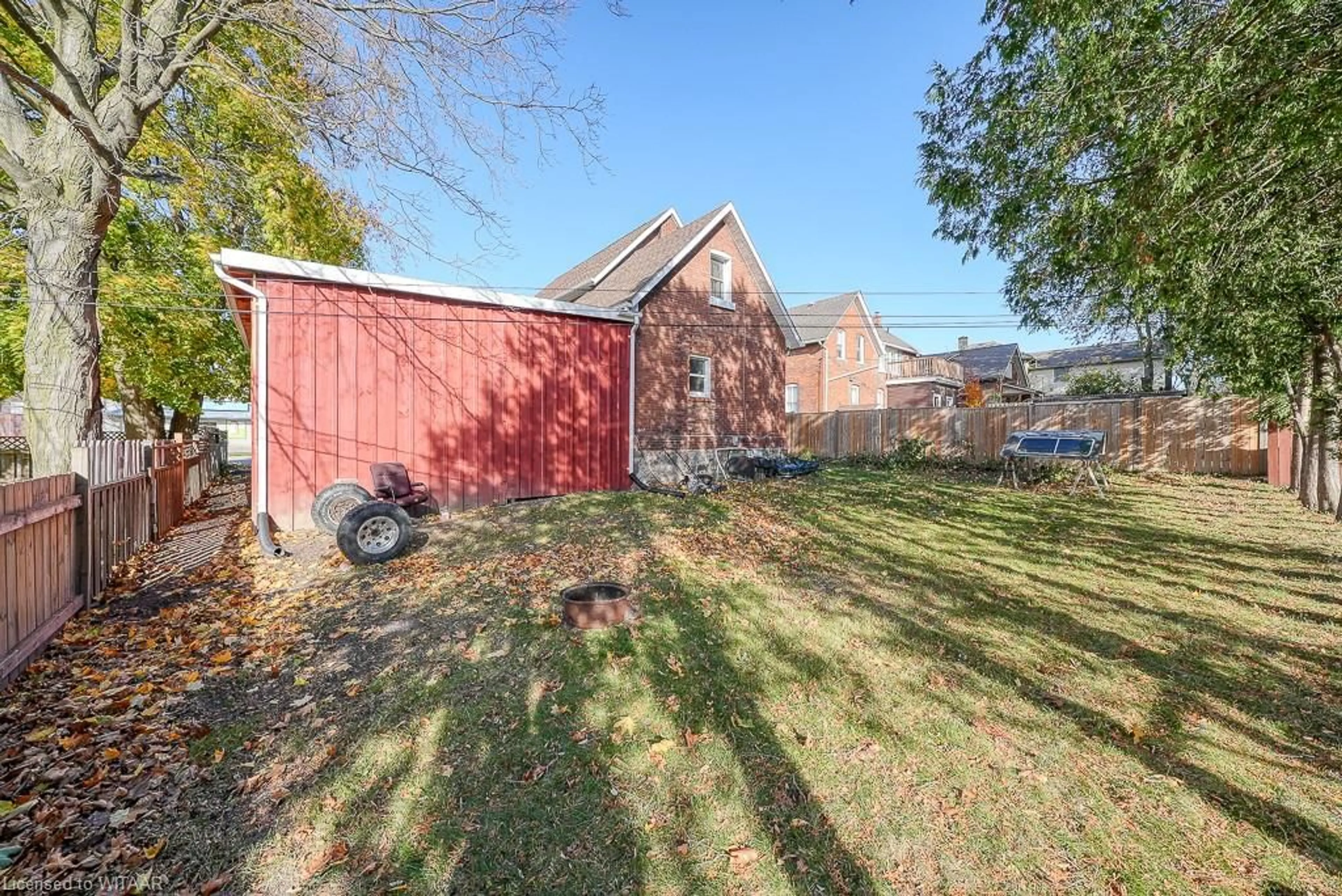 Shed for 742 Dundas St, Woodstock Ontario N4S 1E9