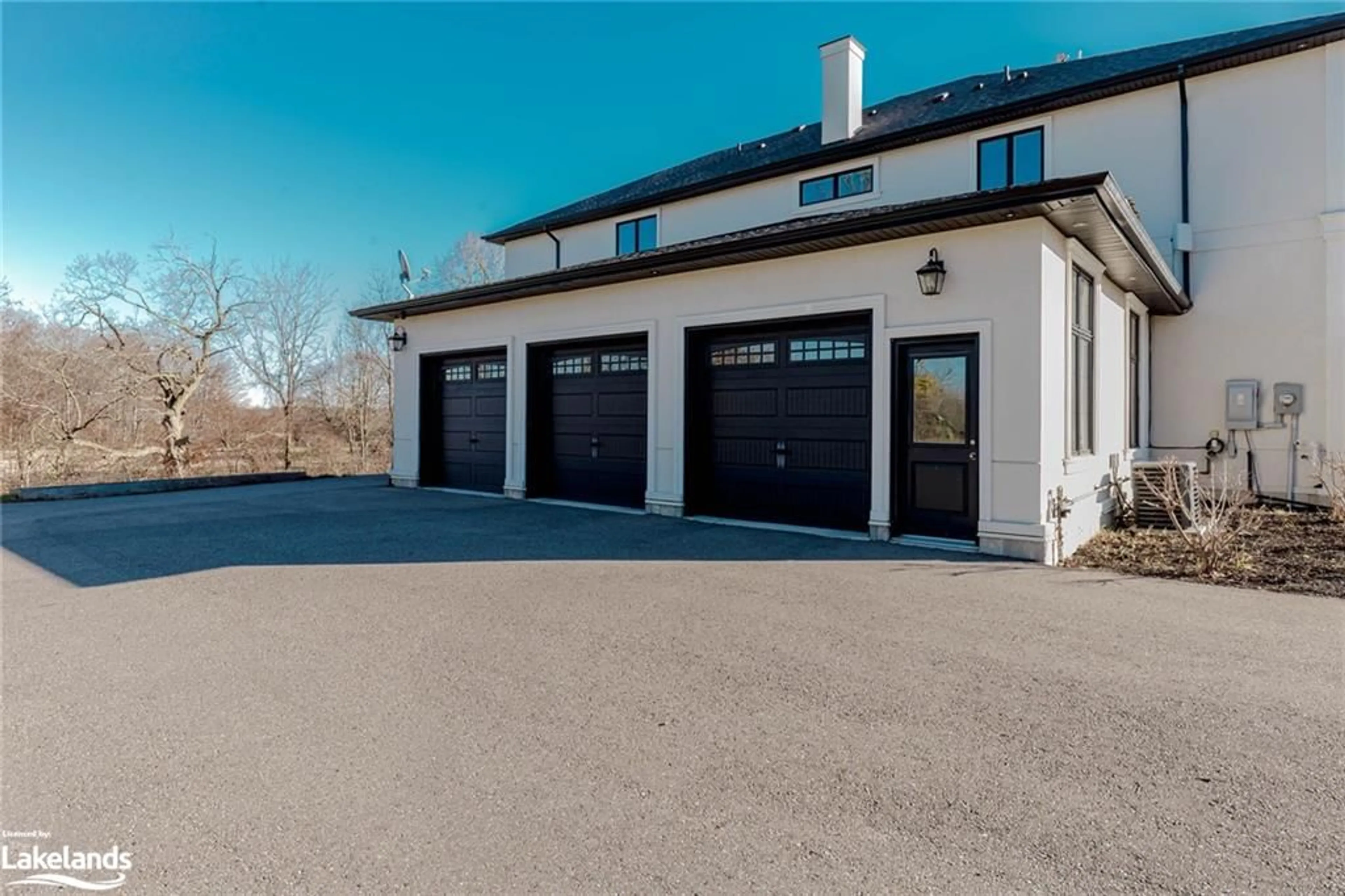 Indoor garage, cement floor for 4507 Wellington Rd 32, Cambridge Ontario N3C 2V4