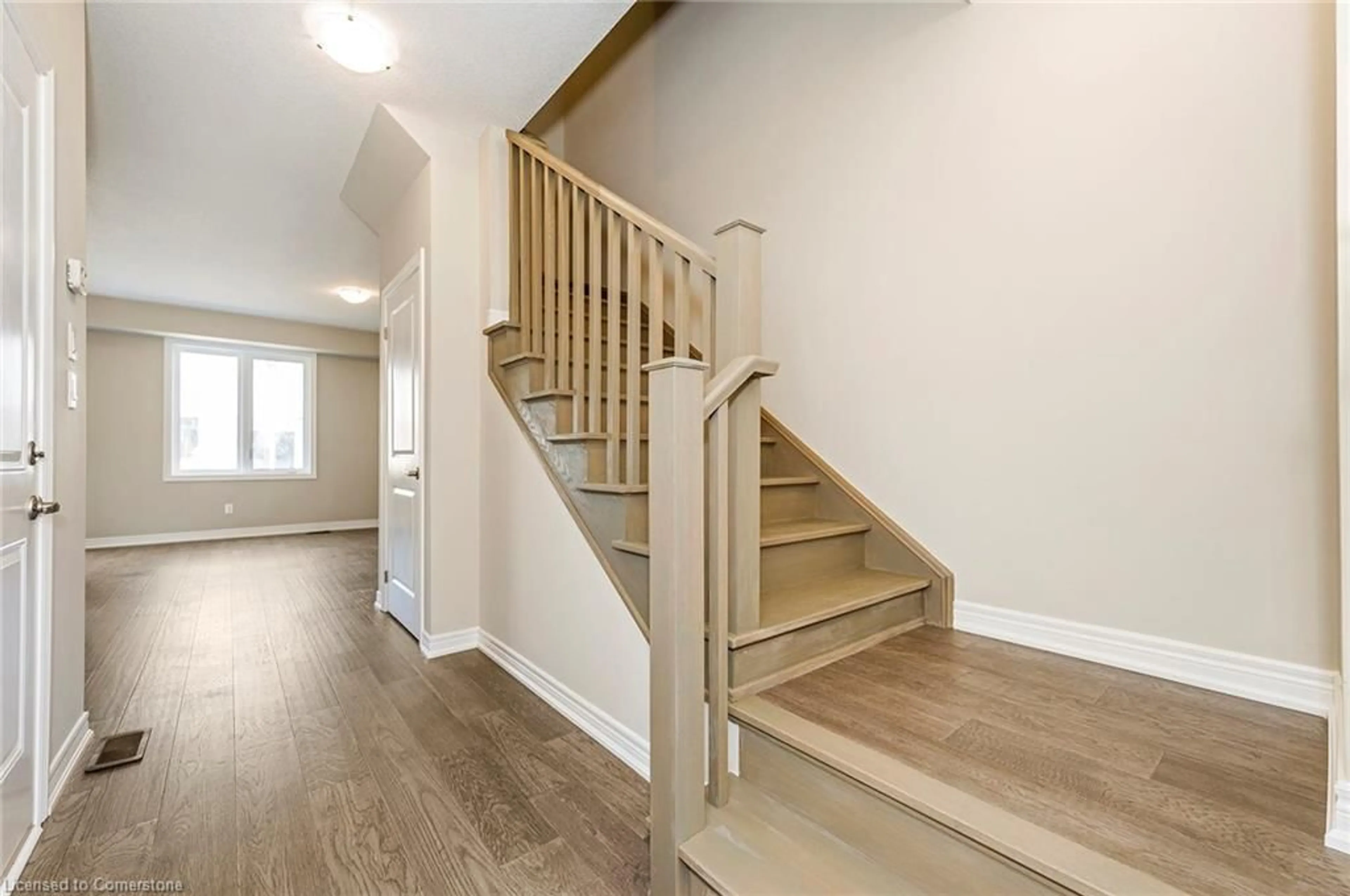 Stairs for 24 Jellicoe Crt, Hamilton Ontario L9A 4T1