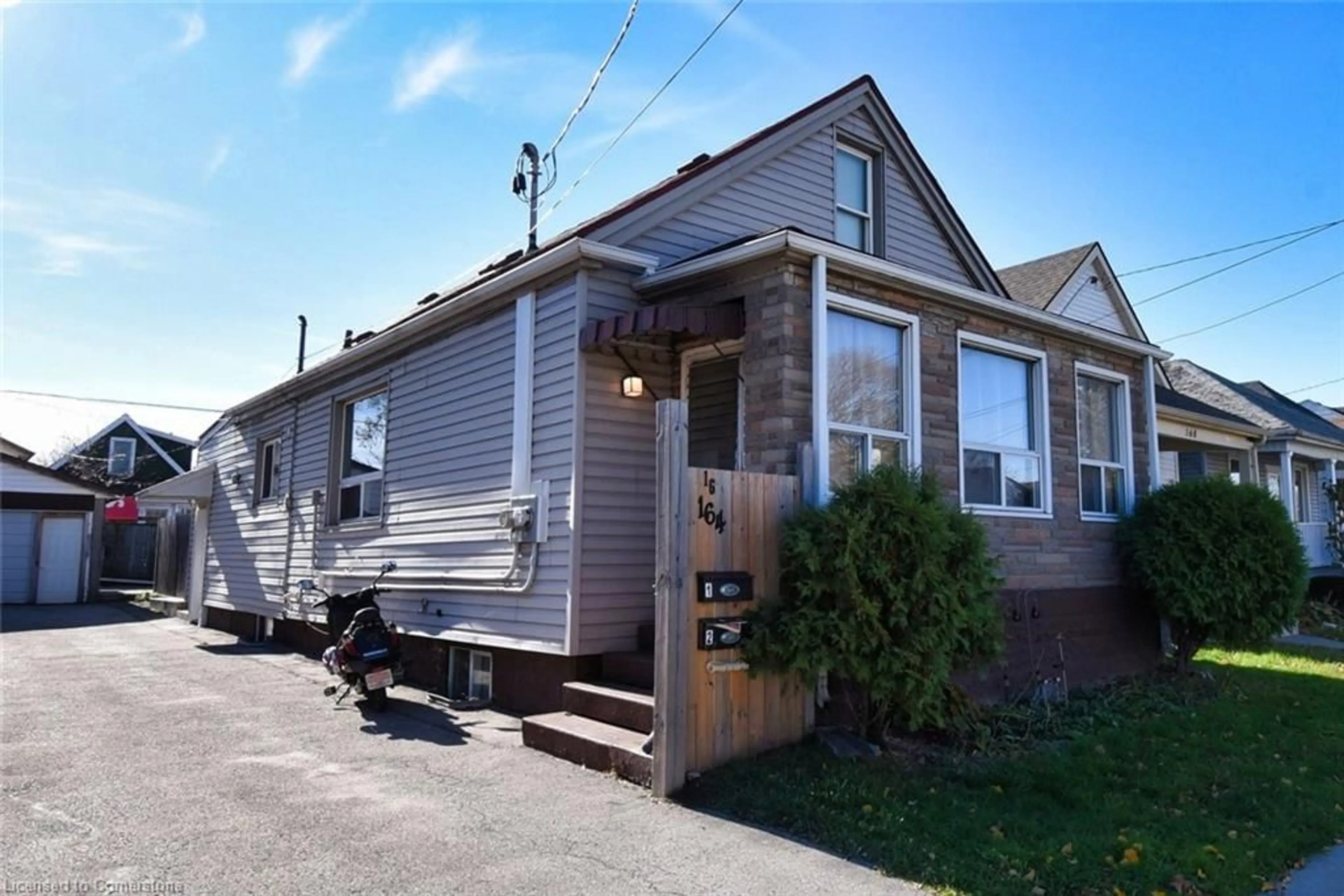 Frontside or backside of a home, cottage for 162 Newlands Ave, Hamilton Ontario L8H 2T9