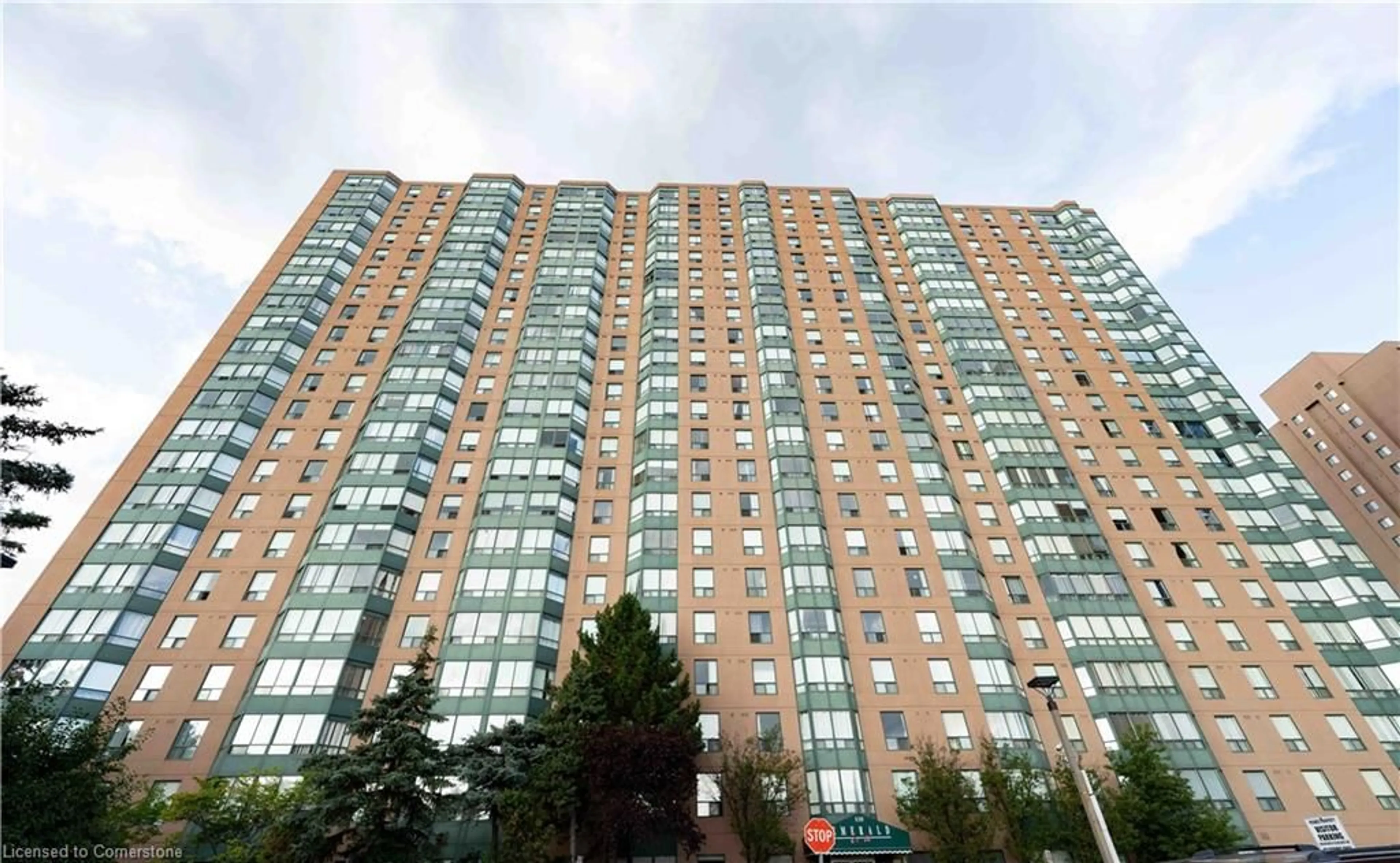 A pic from exterior of the house or condo, the front or back of building for 135 Hillcrest Ave #215, Mississauga Ontario L5B 4B1