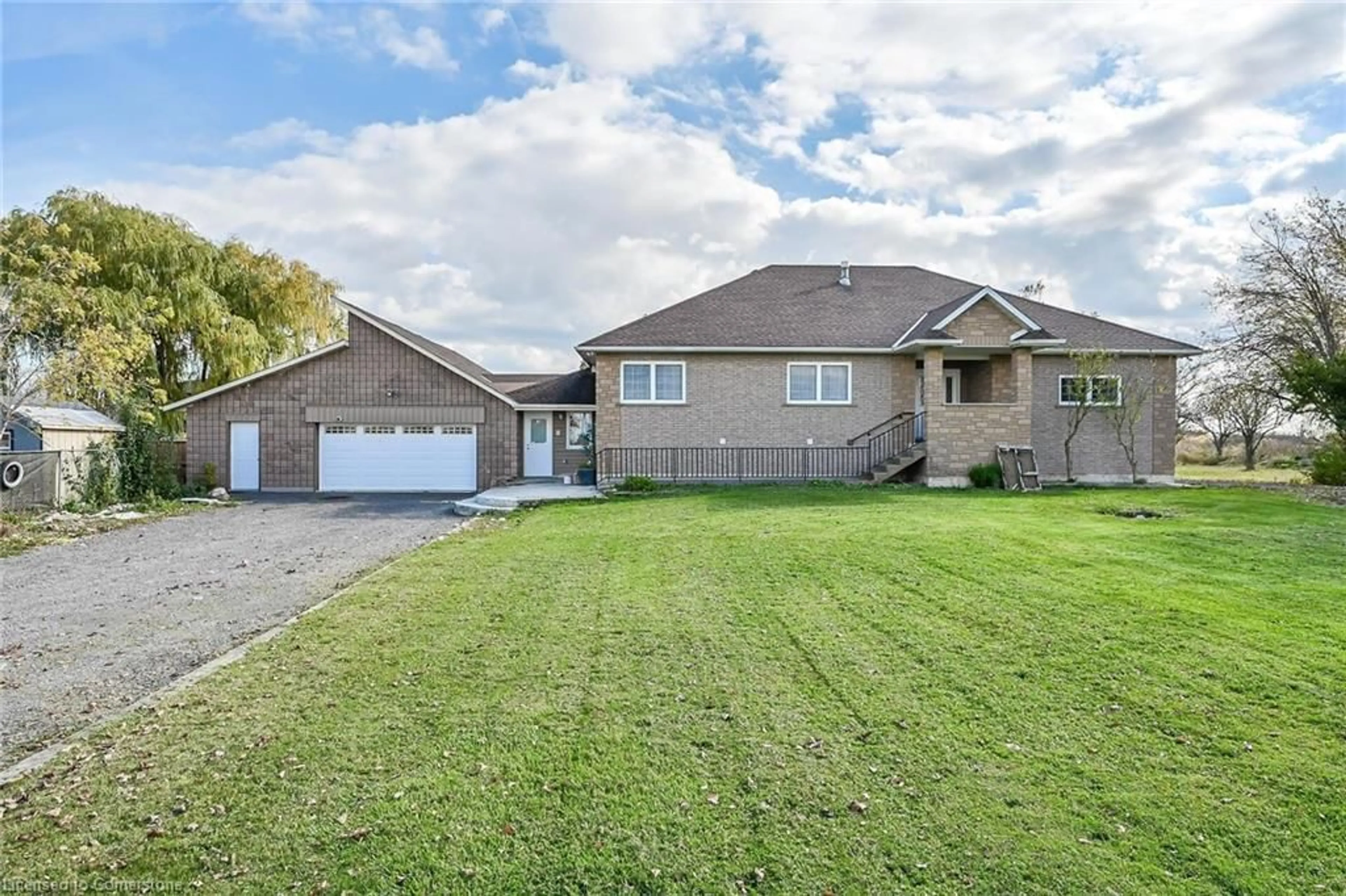 Frontside or backside of a home, cottage for 120 Second Rd, Stoney Creek Ontario L8J 3J2