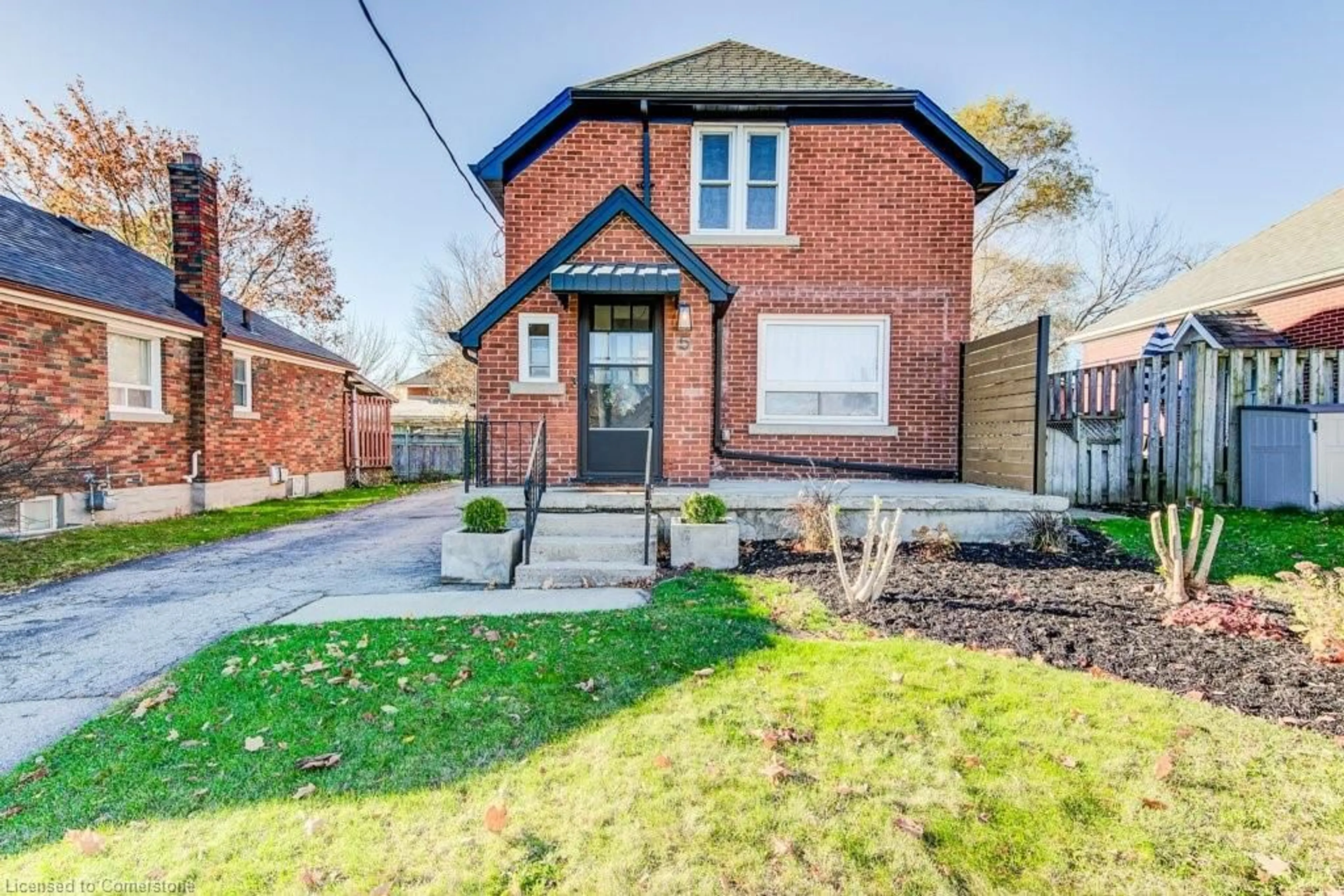 Home with brick exterior material for 5 Kennedy Ave, Kitchener Ontario N2G 2Z9