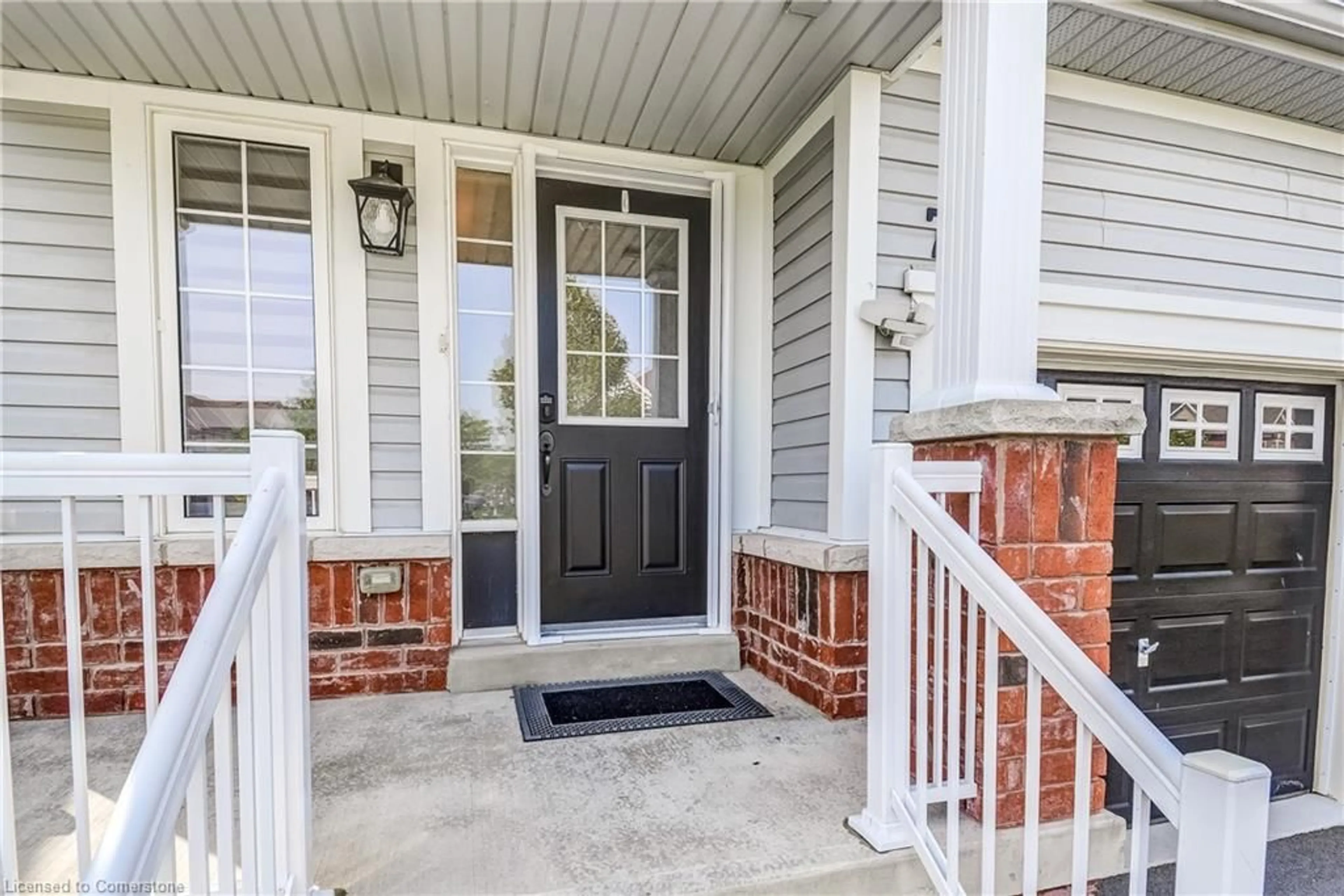 Indoor entryway, wood floors for 72 Keith Cres, Niagara-on-the-Lake Ontario L0S 1J0