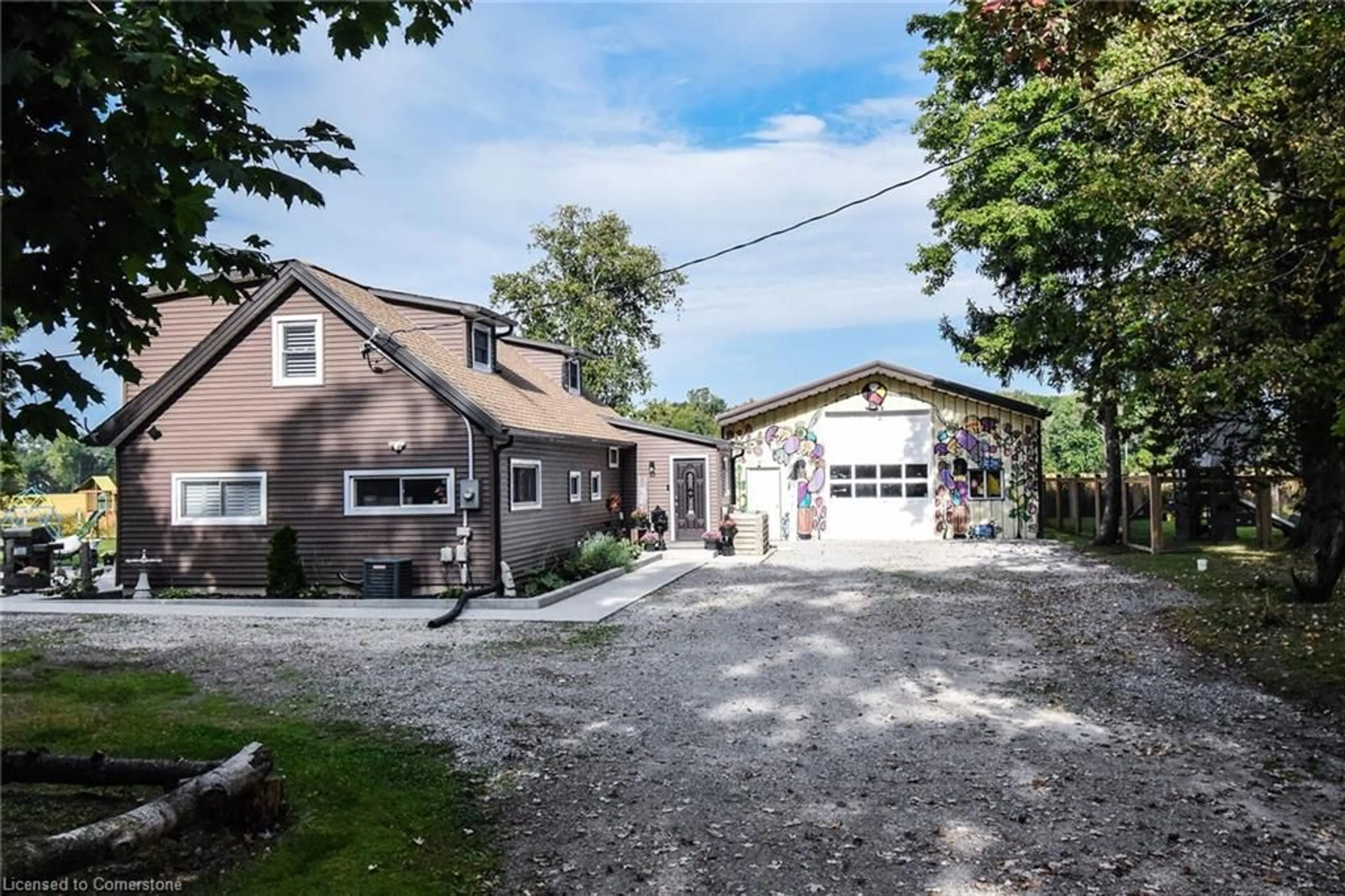 Frontside or backside of a home, cottage for 384 Diltz Rd, Dunnville Ontario N1A 2W2