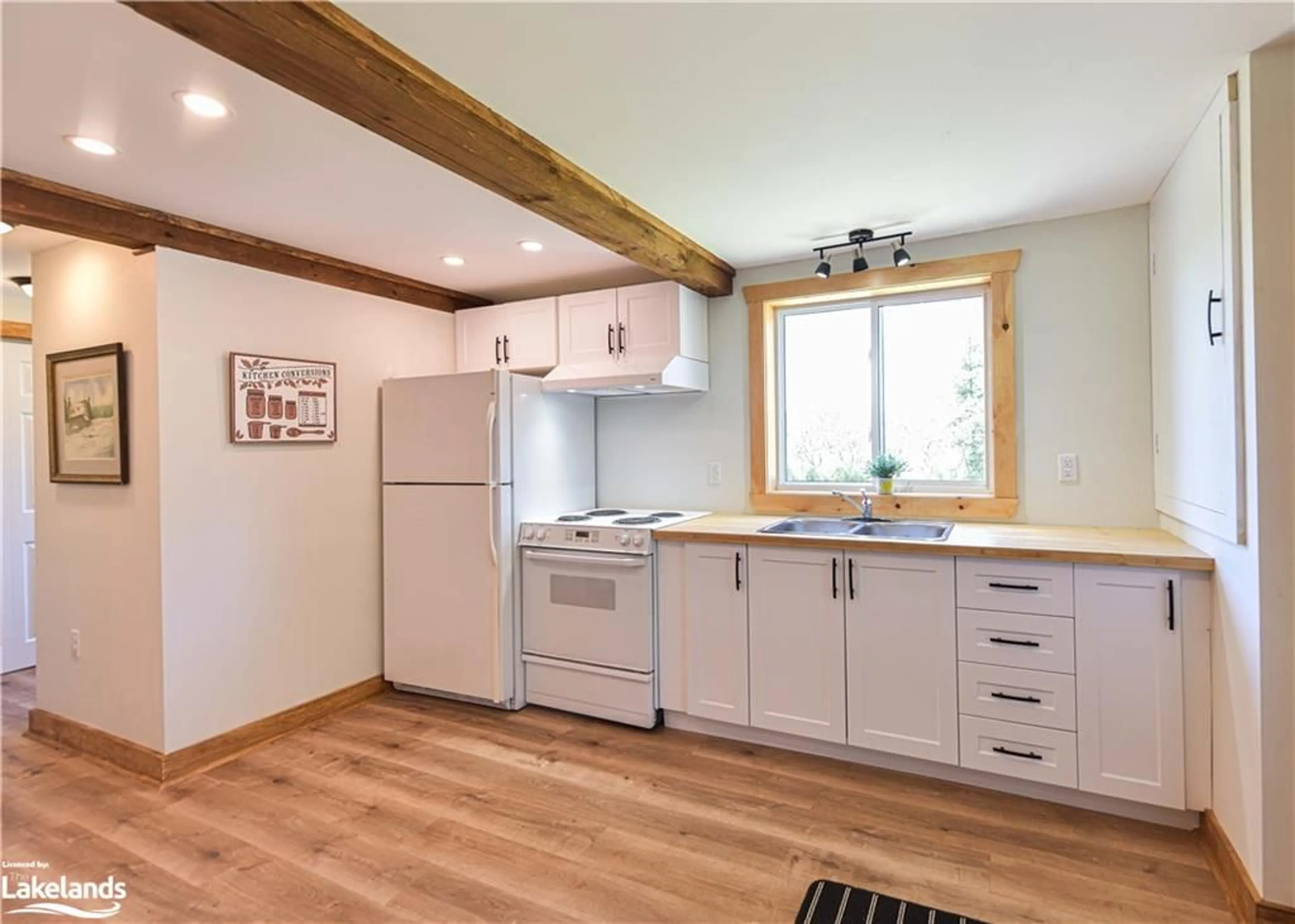 Open concept kitchen for 1146 Baseline Rd, Kawartha Lakes Ontario K0M 1K0