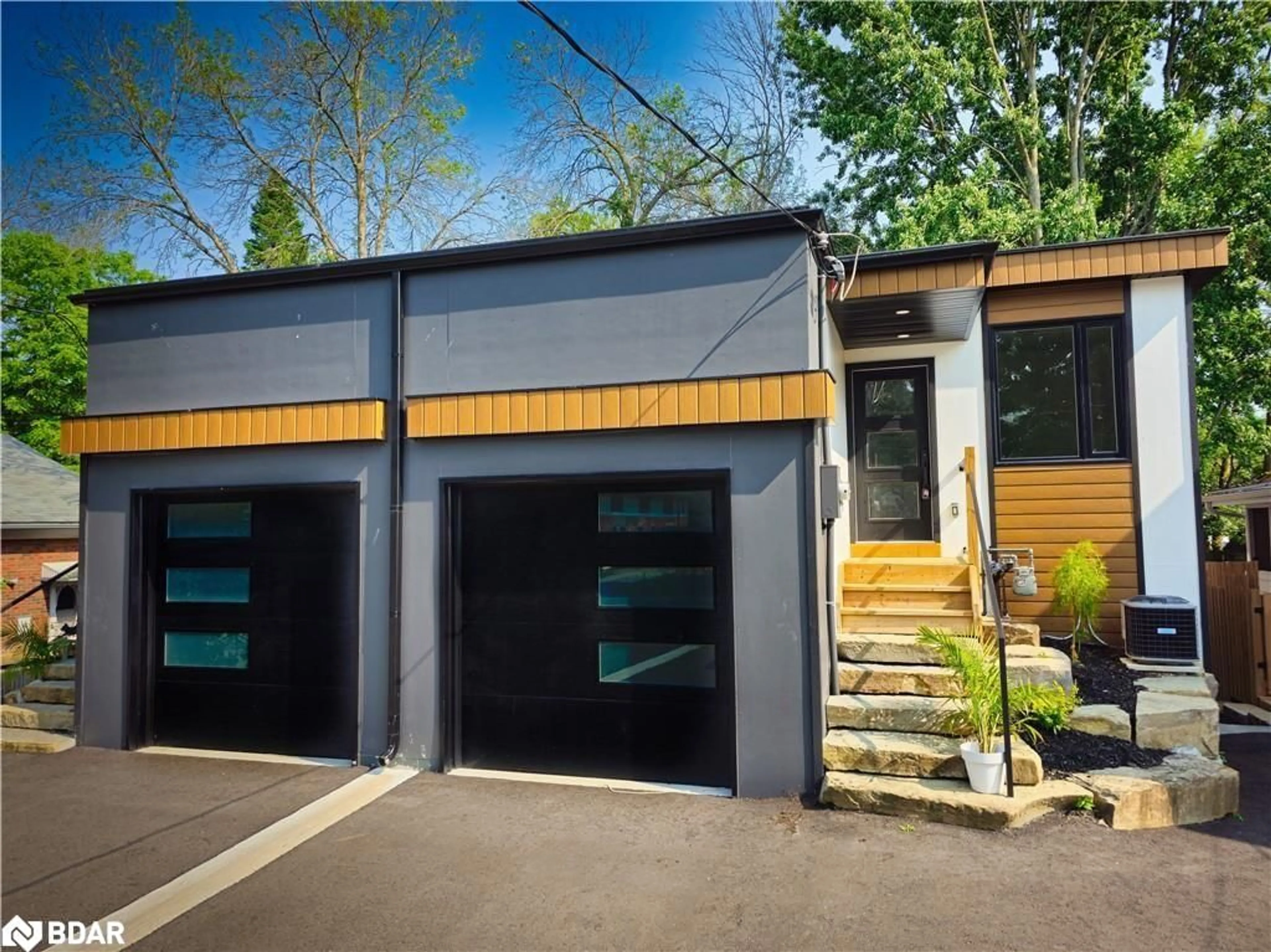 Indoor garage, wood floors for 23 Gray St #A, Coldwater Ontario L0K 1E0