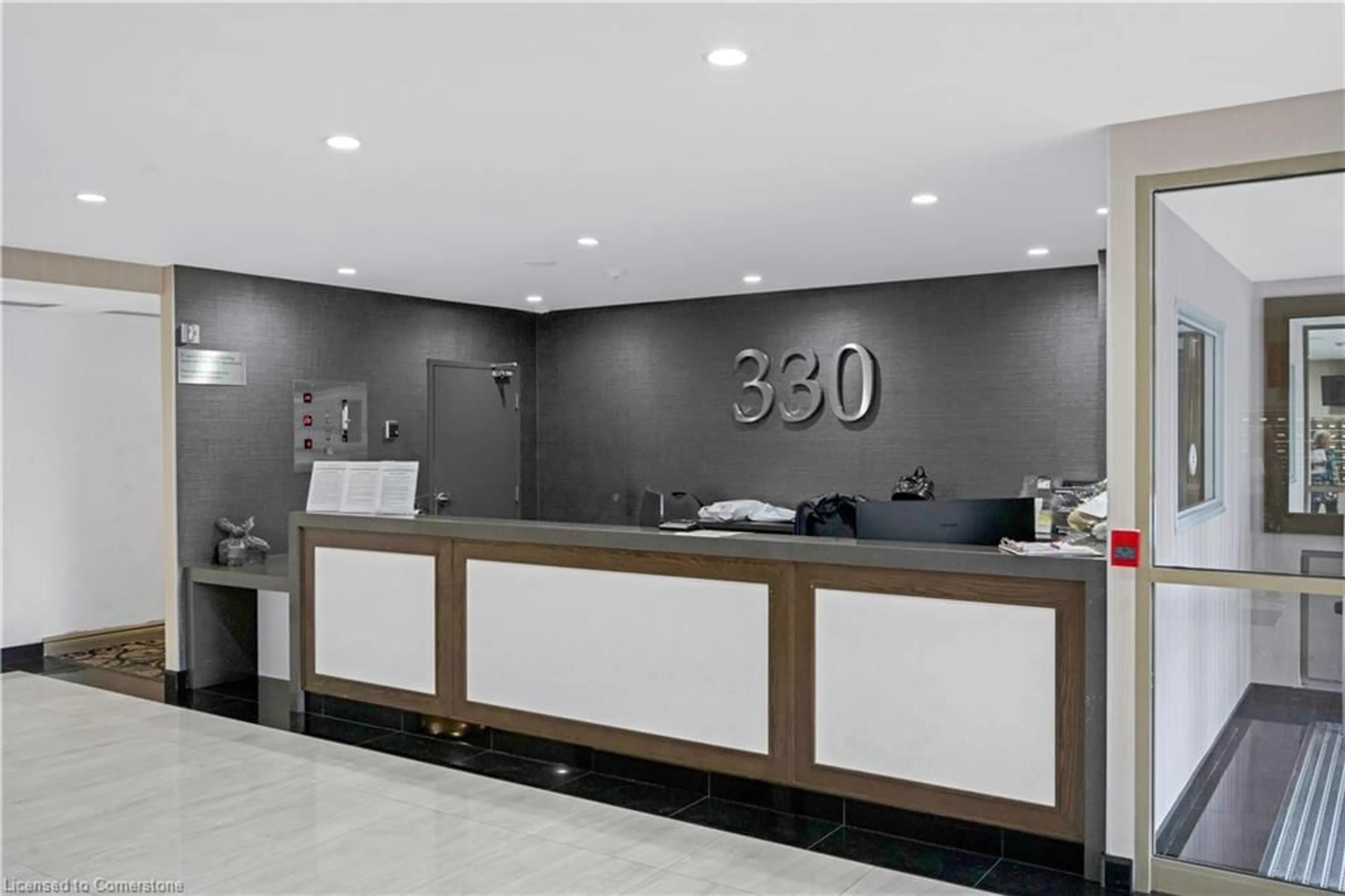 Indoor lobby for 330 Rathburn Rd #208, Mississauga Ontario L5B 3Y1