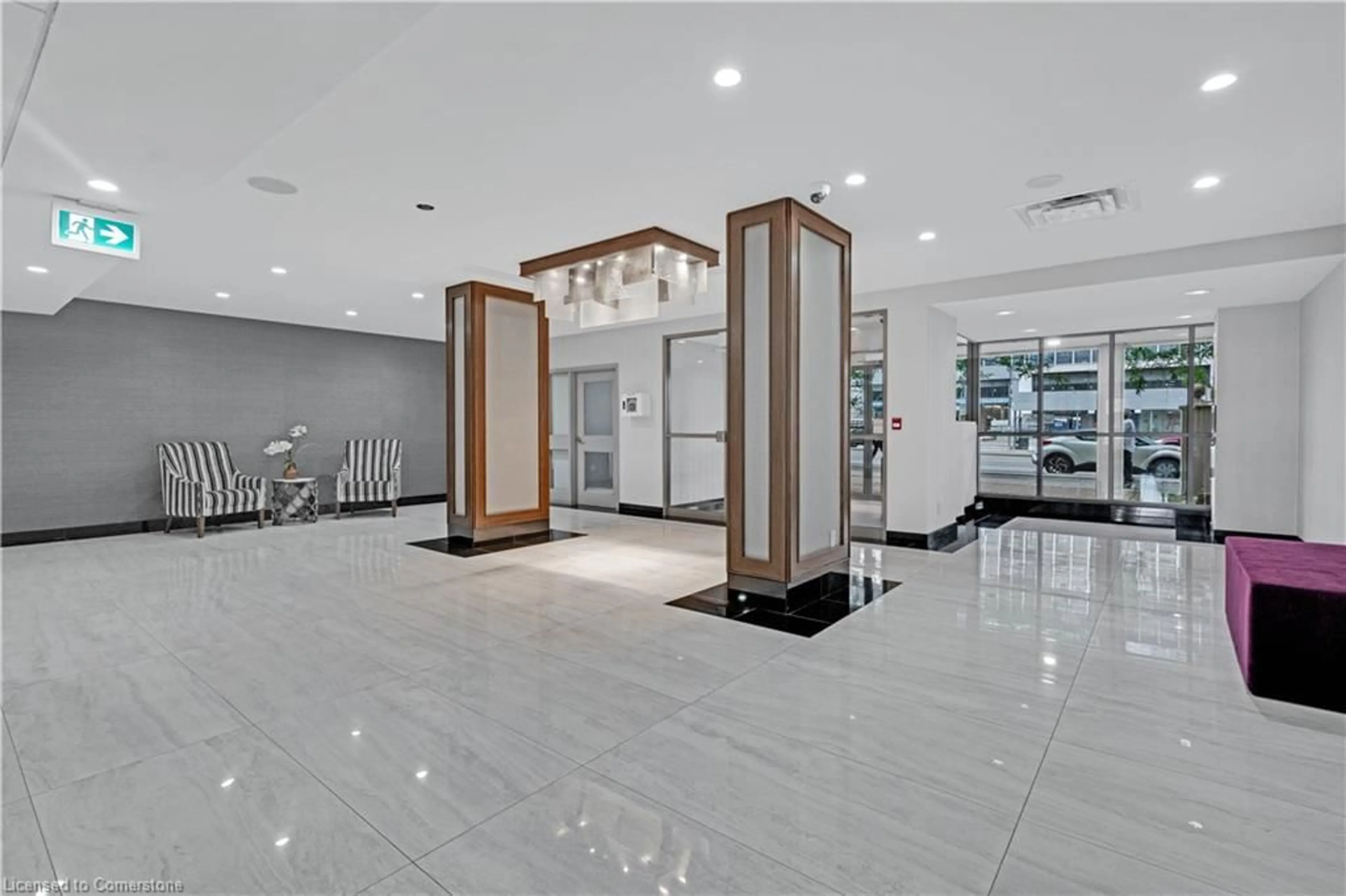 Indoor lobby, ceramic floors for 330 Rathburn Rd #208, Mississauga Ontario L5B 3Y1