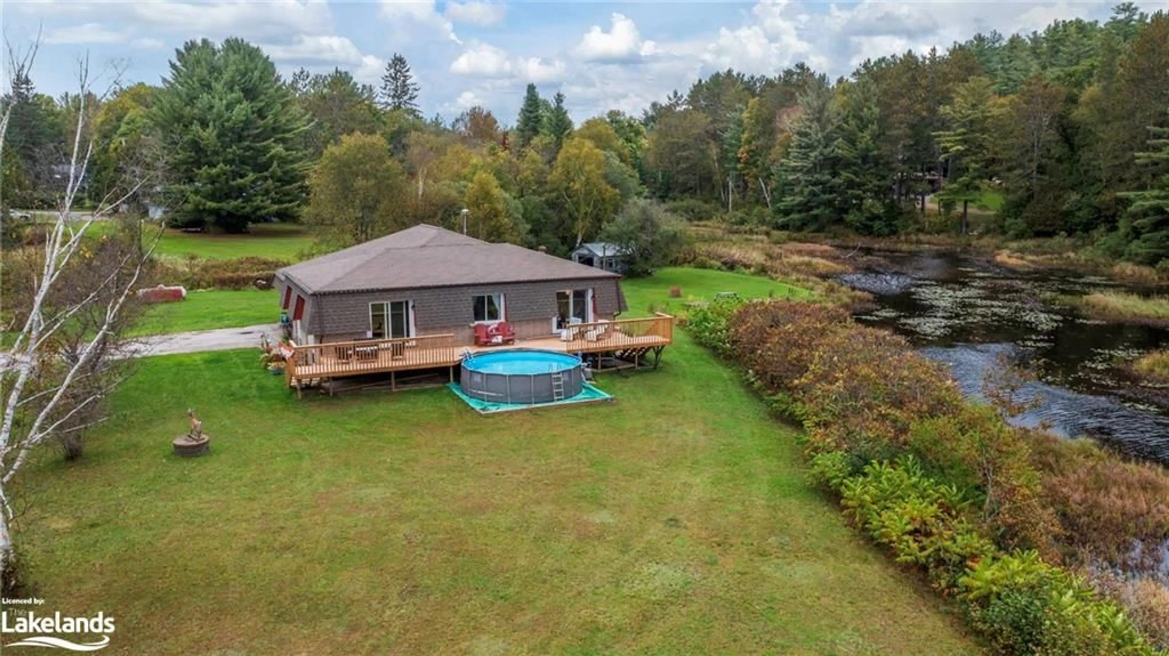 Patio, cottage for 2 Earl's Crt, McDougall Ontario P2A 2W9