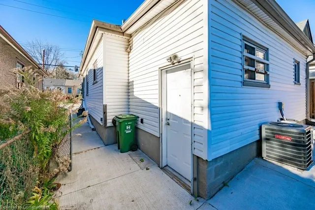 Additional property image - 536 John St