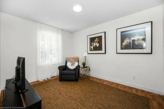 Additional property image - 536 John St