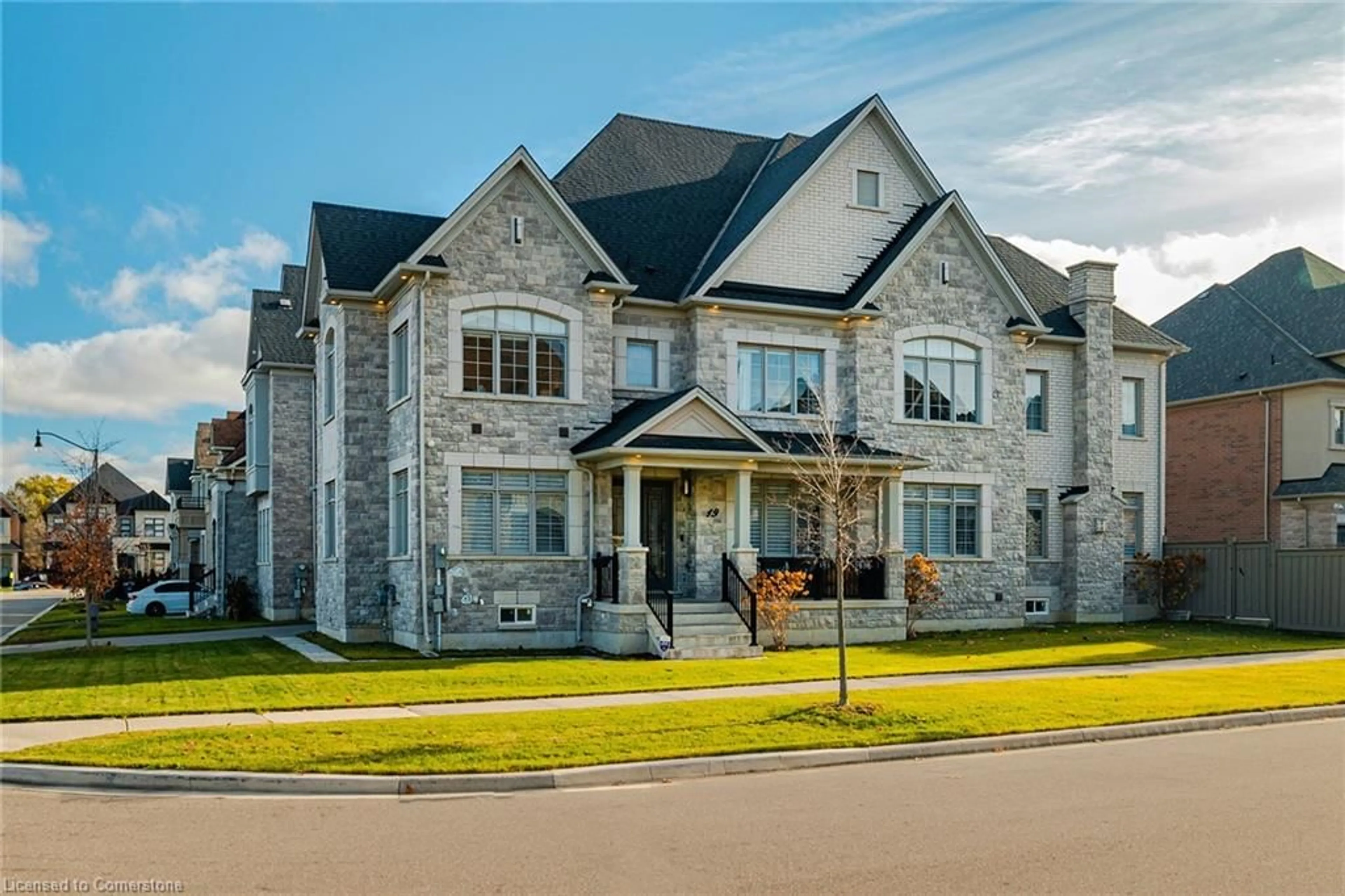 Home with brick exterior material for 19 Gladiolus St, Brampton Ontario L6Y 6C8