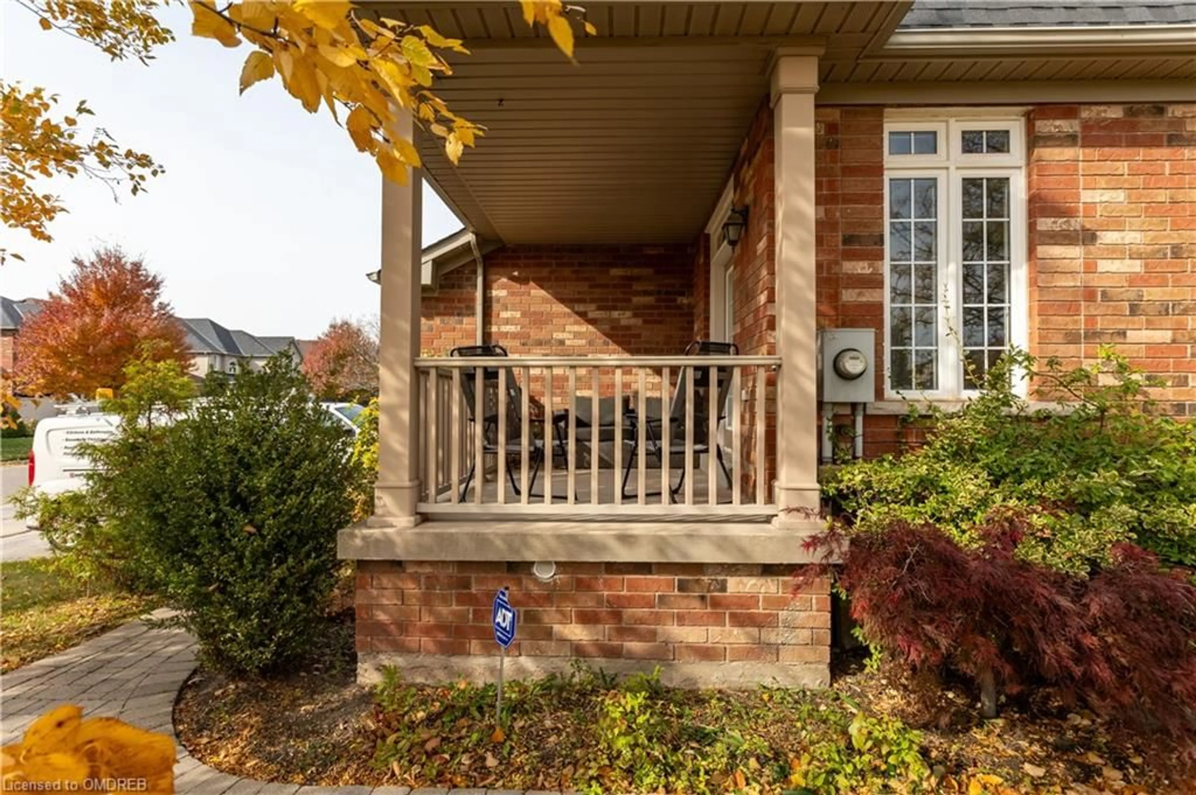 Home with brick exterior material for 2223 Whistling Springs Cres, Oakville Ontario L6M 5G5