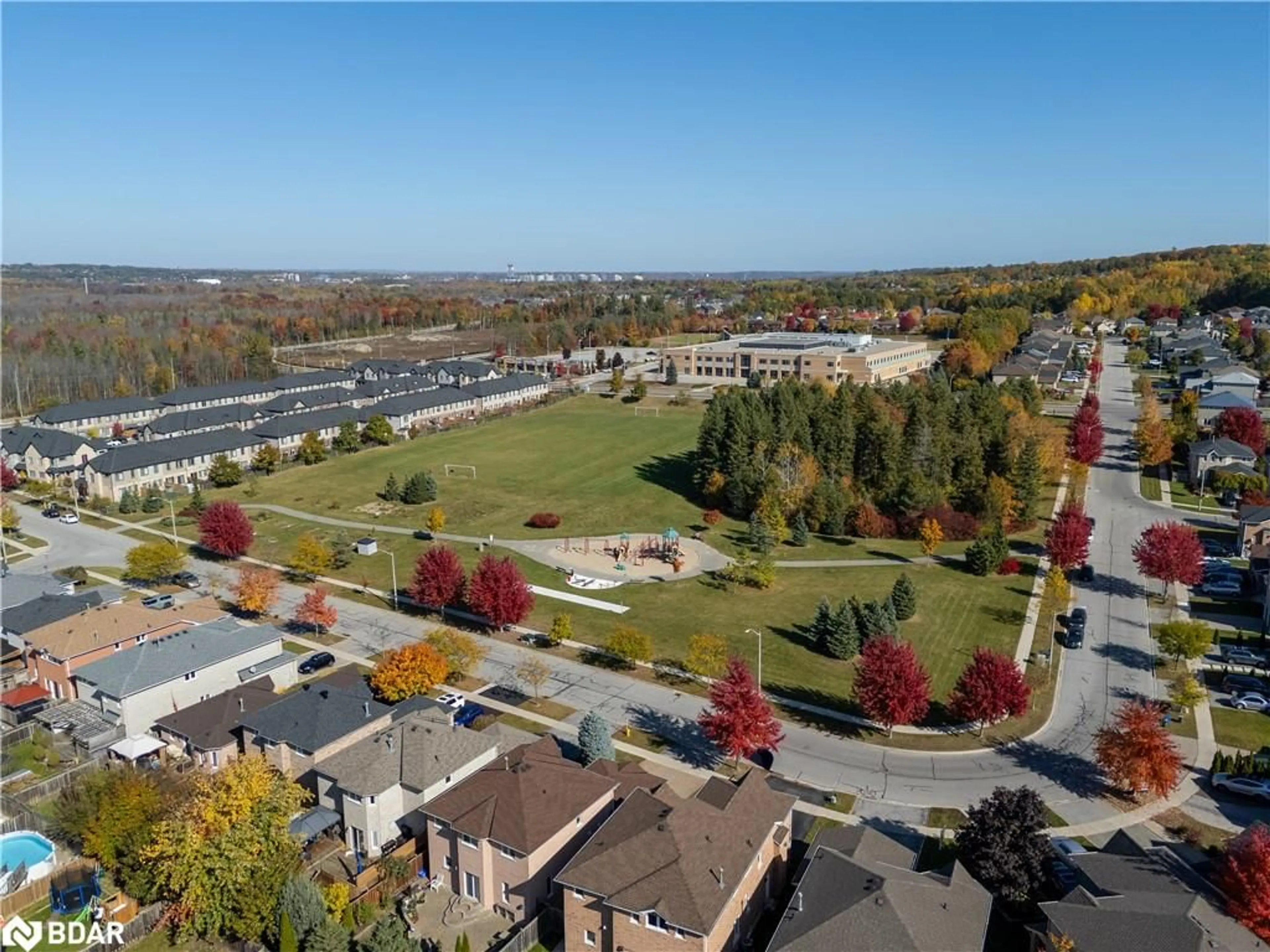 A pic from exterior of the house or condo, the street view for 36 Batteaux St, Barrie Ontario L4N 2J3