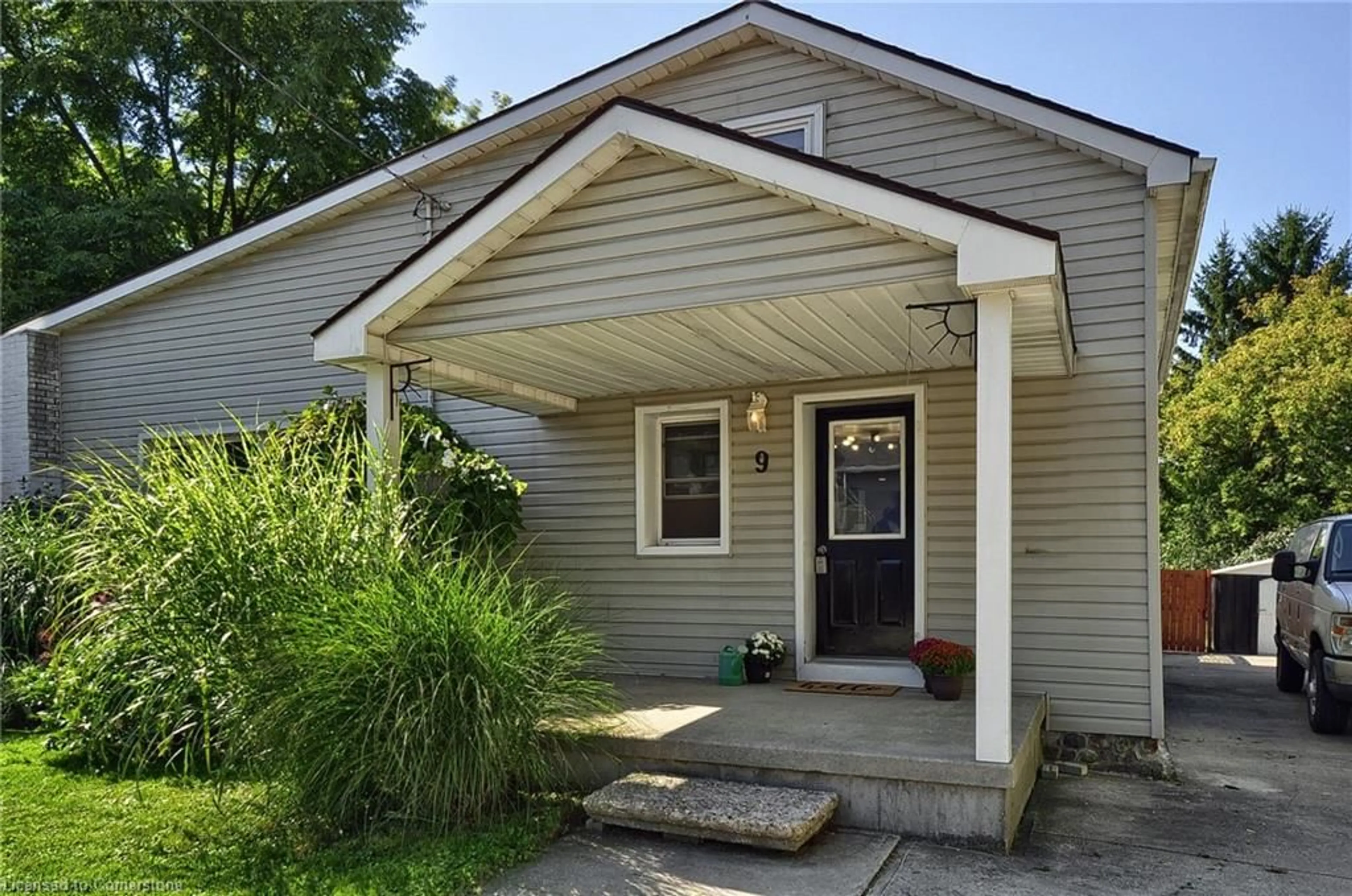 Frontside or backside of a home, cottage for 9 John St, Milverton Ontario N0K 1M0