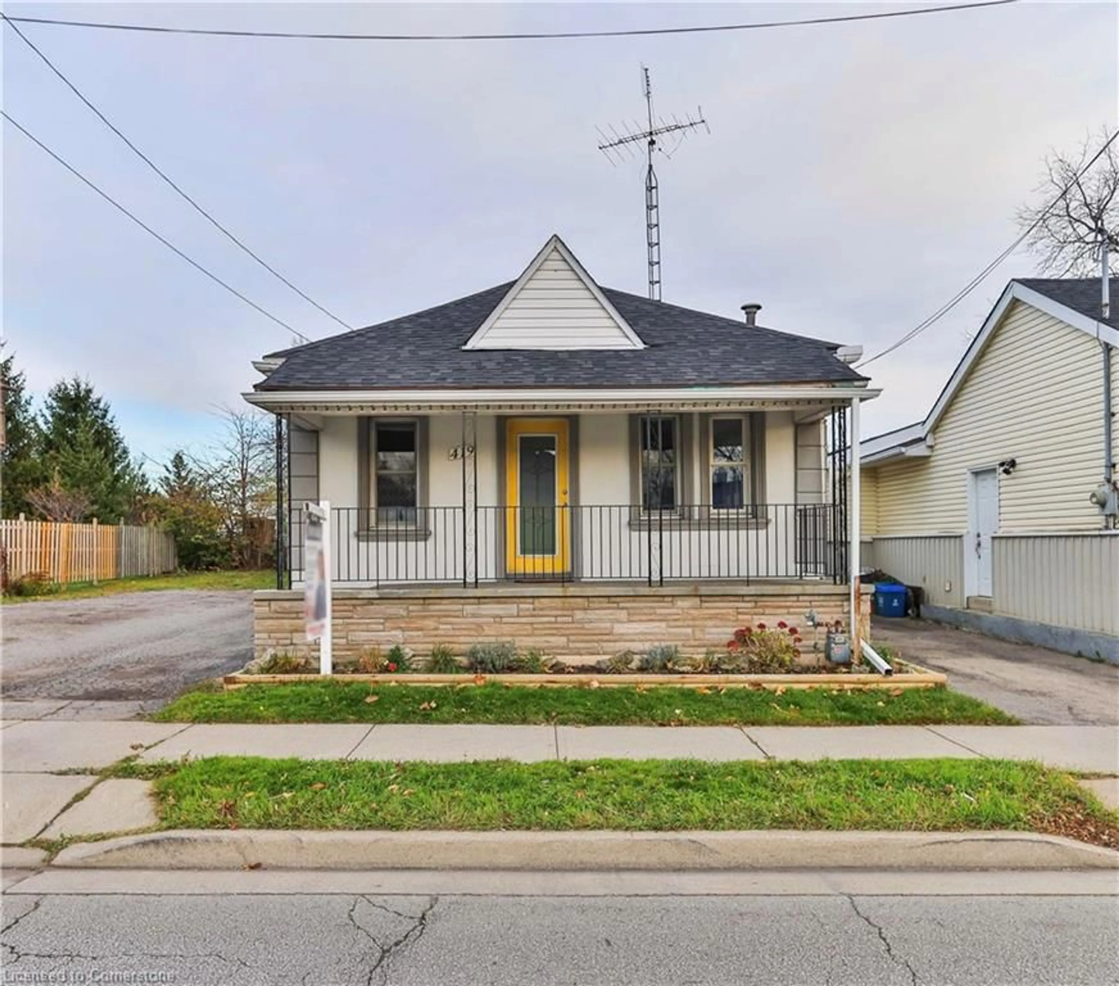 Frontside or backside of a home, cottage for 419 Upper Sherman Ave, Hamilton Ontario L8V 3L4