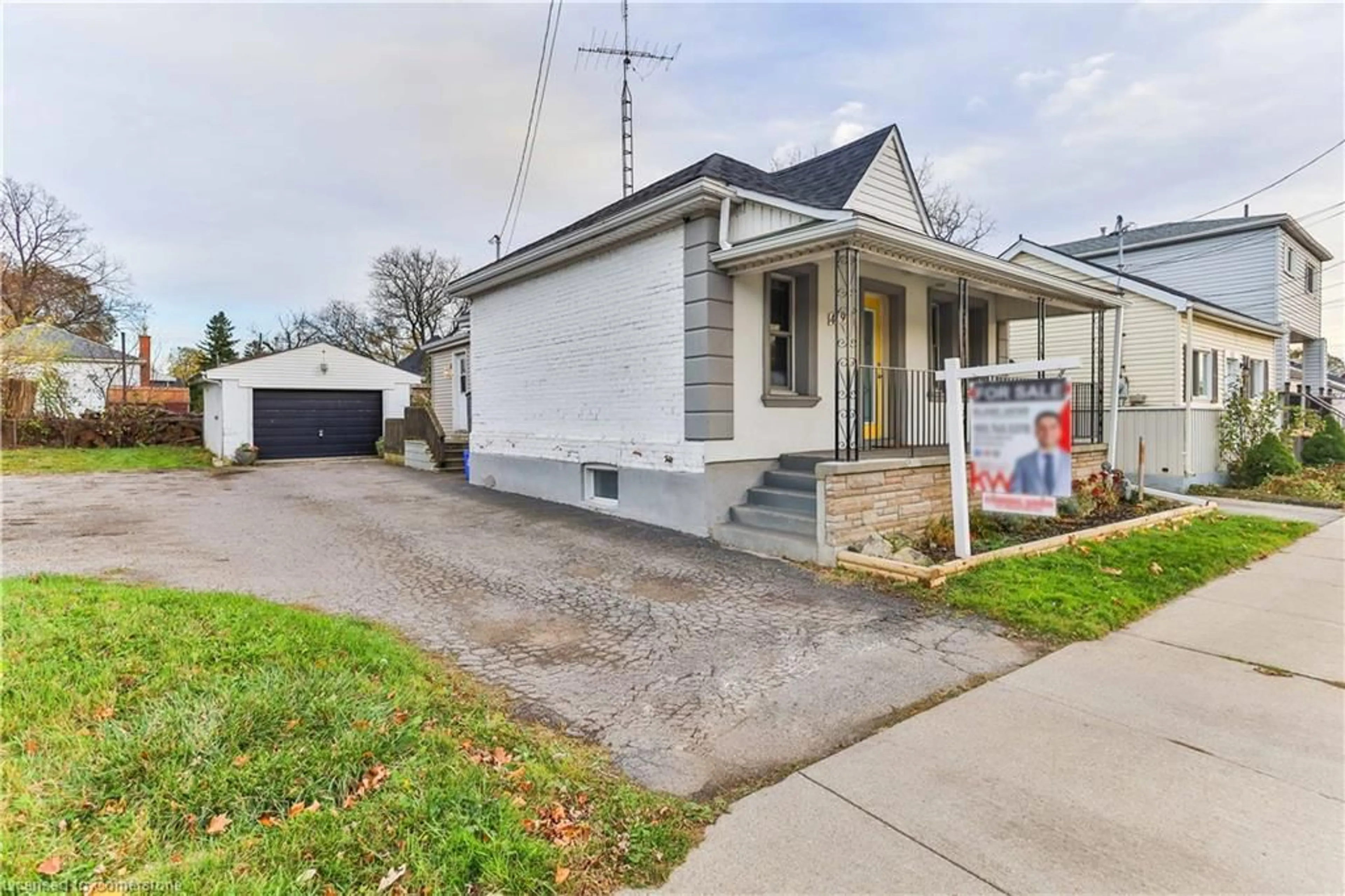 Frontside or backside of a home, cottage for 419 Upper Sherman Ave, Hamilton Ontario L8V 3L4