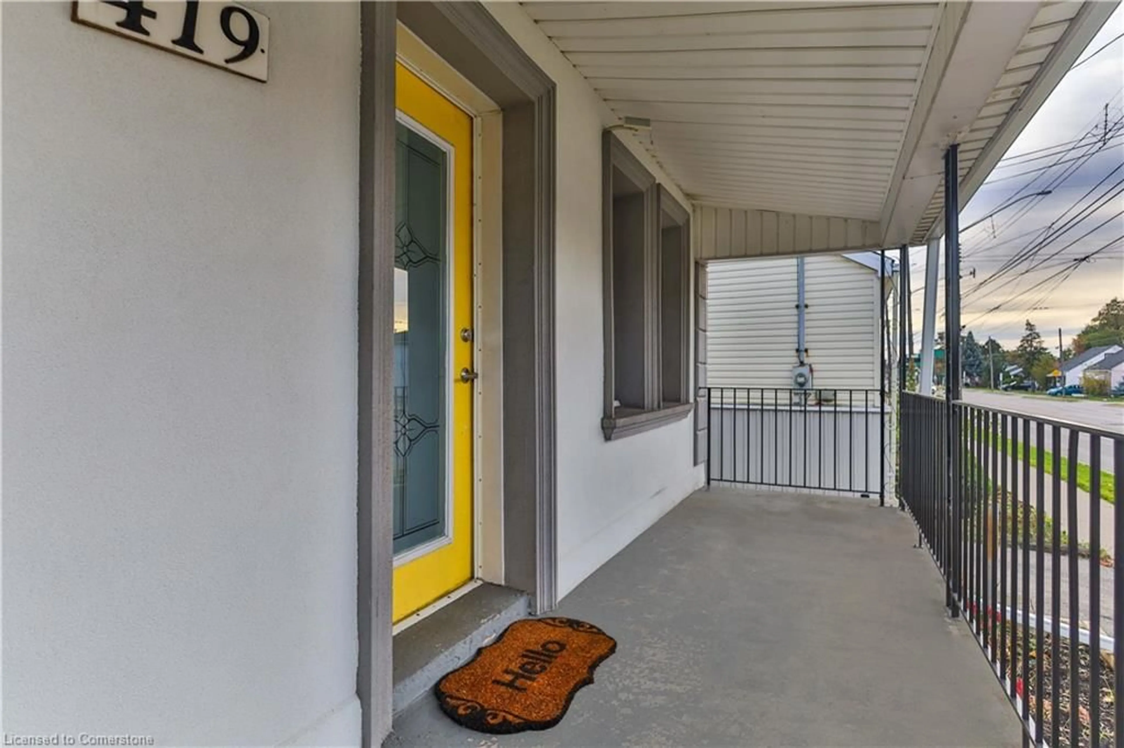 Indoor entryway, cement floor for 419 Upper Sherman Ave, Hamilton Ontario L8V 3L4