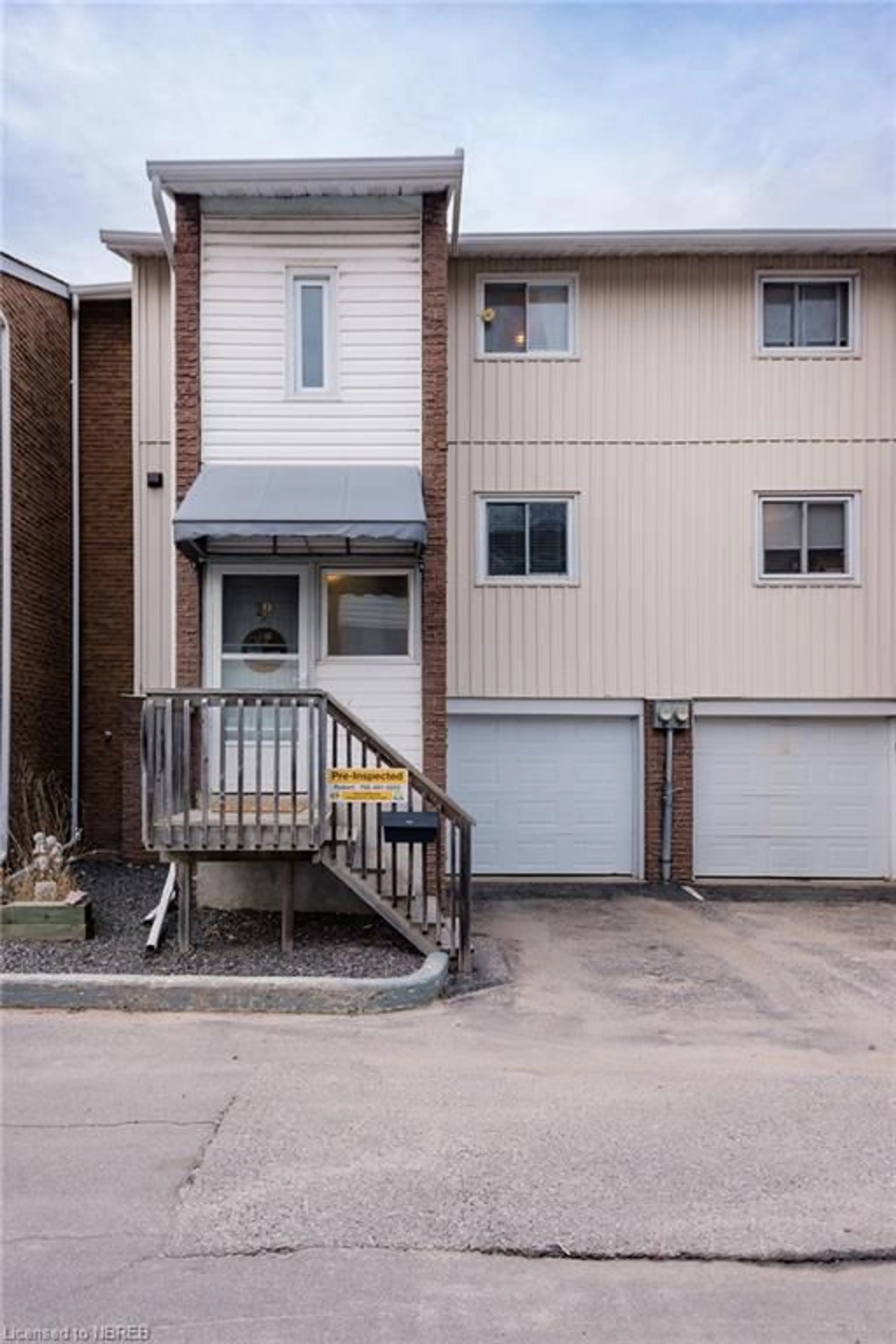 A pic from exterior of the house or condo, the street view for 850 Lakeshore Dr #19, North Bay Ontario P1A 2G8