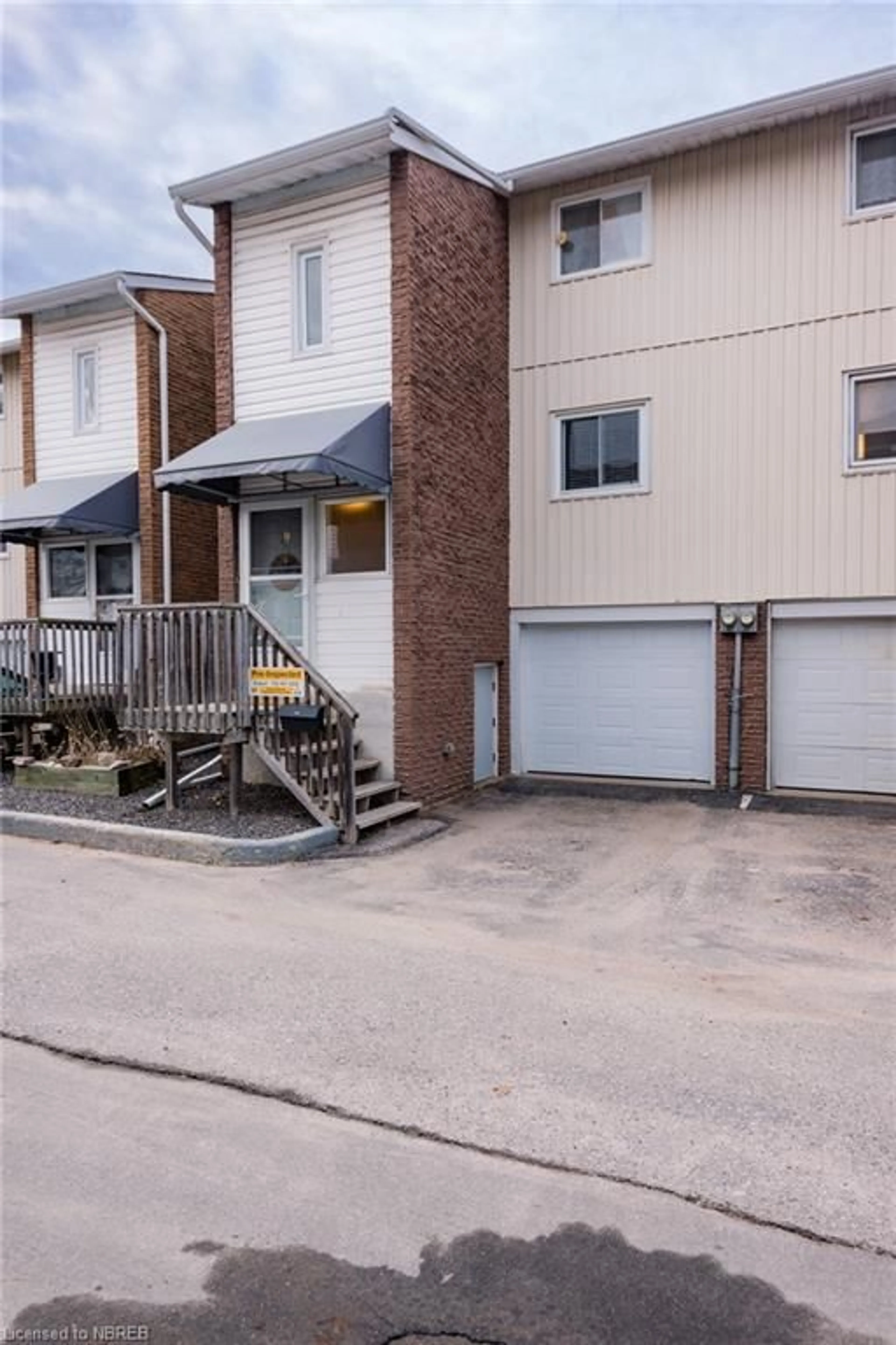 A pic from exterior of the house or condo, the street view for 850 Lakeshore Dr #19, North Bay Ontario P1A 2G8