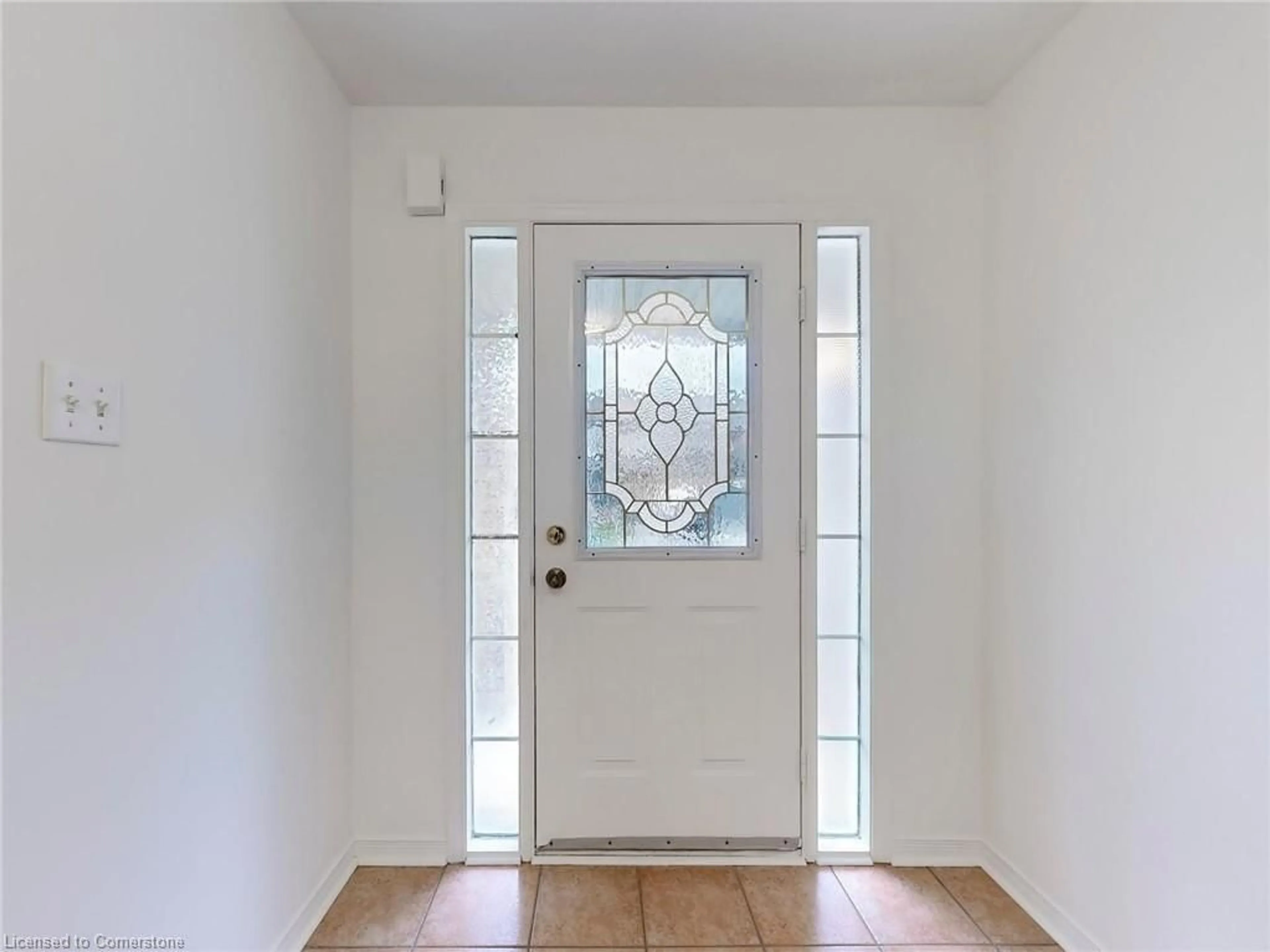 Indoor entryway, wood floors for 5109 Falconcrest Dr, Burlington Ontario L7L 6K3