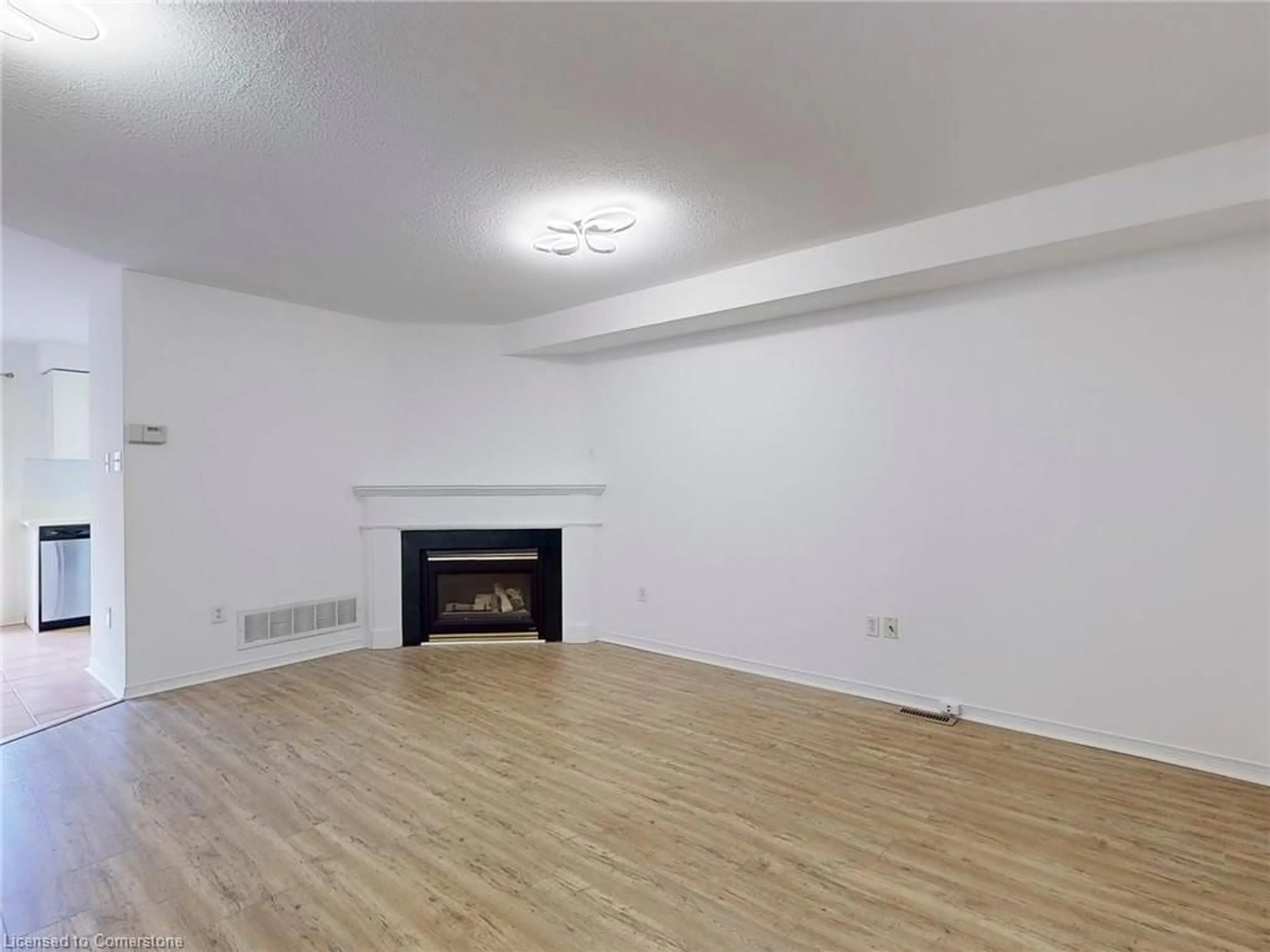 A pic of a room, not visible floor for 5109 Falconcrest Dr, Burlington Ontario L7L 6K3