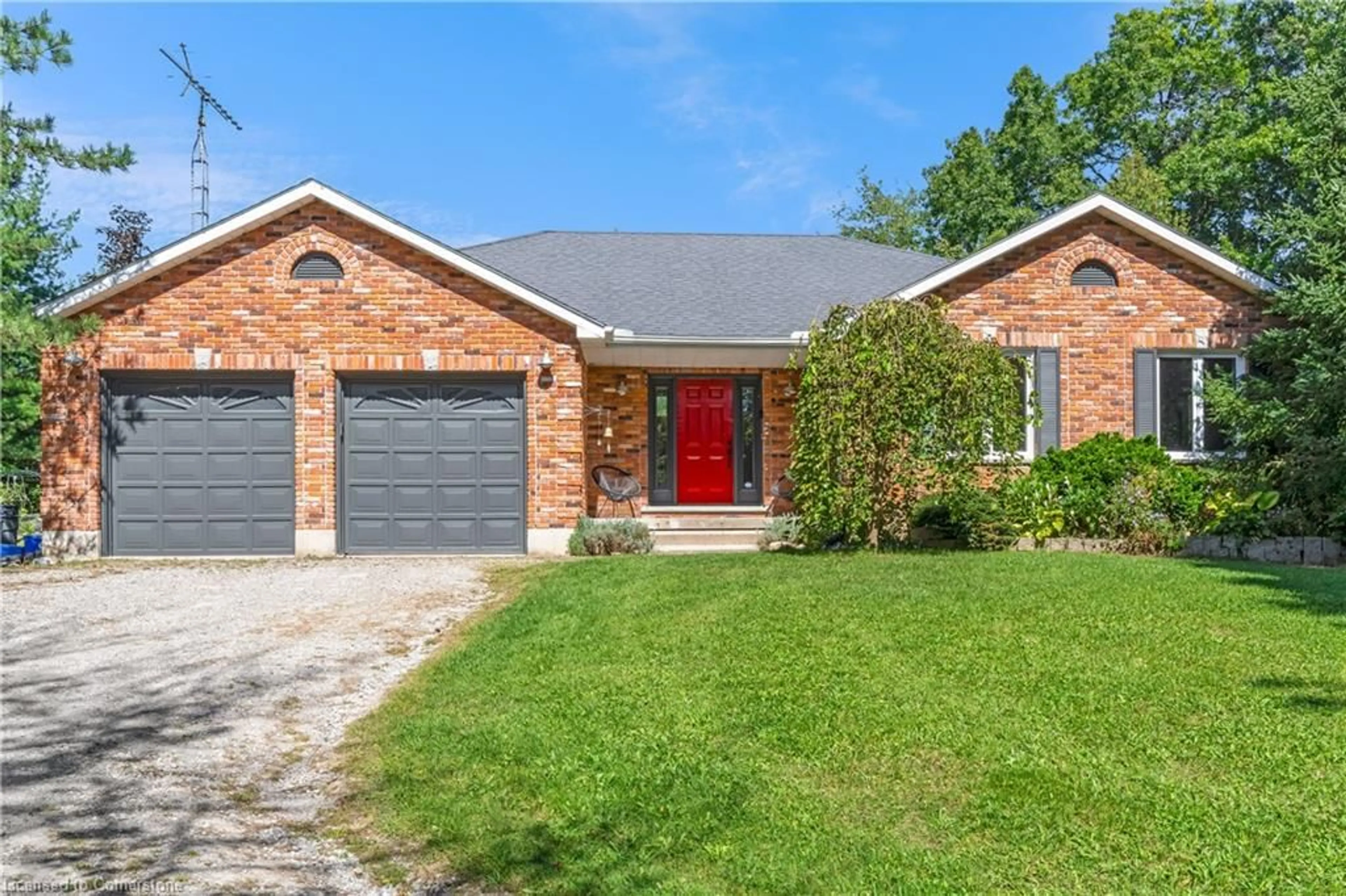 Home with brick exterior material for 337 Scenic Dr, St. George Ontario N0E 1N0