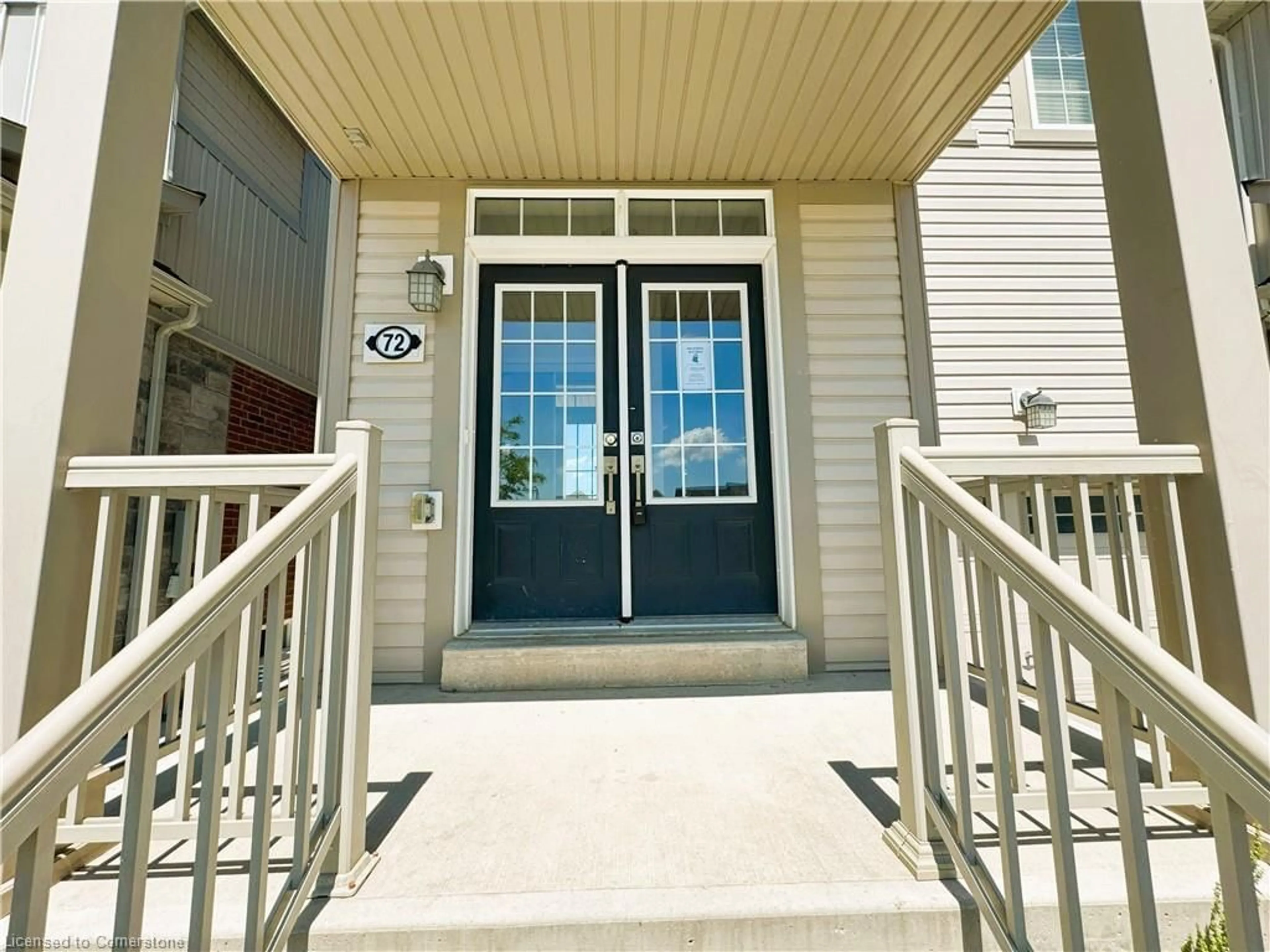 Indoor entryway, wood floors for 72 Maclachlan Ave, Haldimand Ontario N3W 0C8