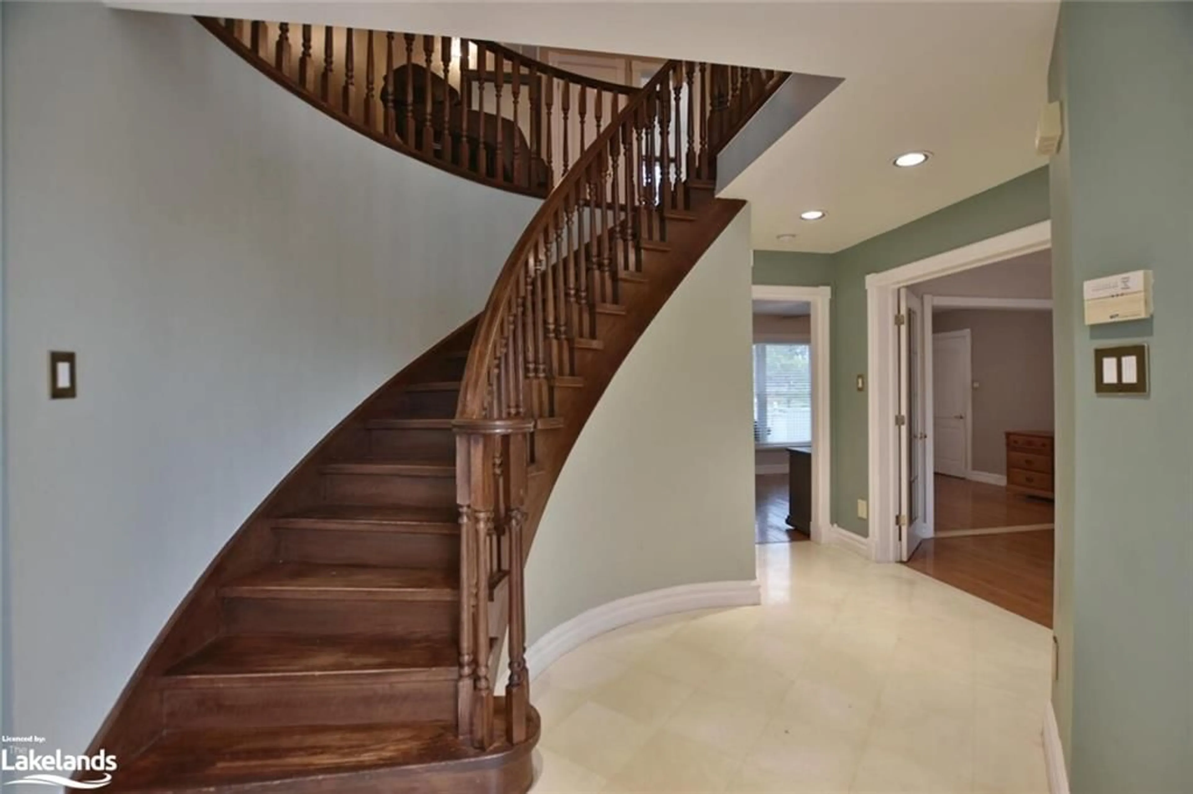 Stairs for 46 Fairway Cres, Wasaga Beach Ontario L9Z 1B8