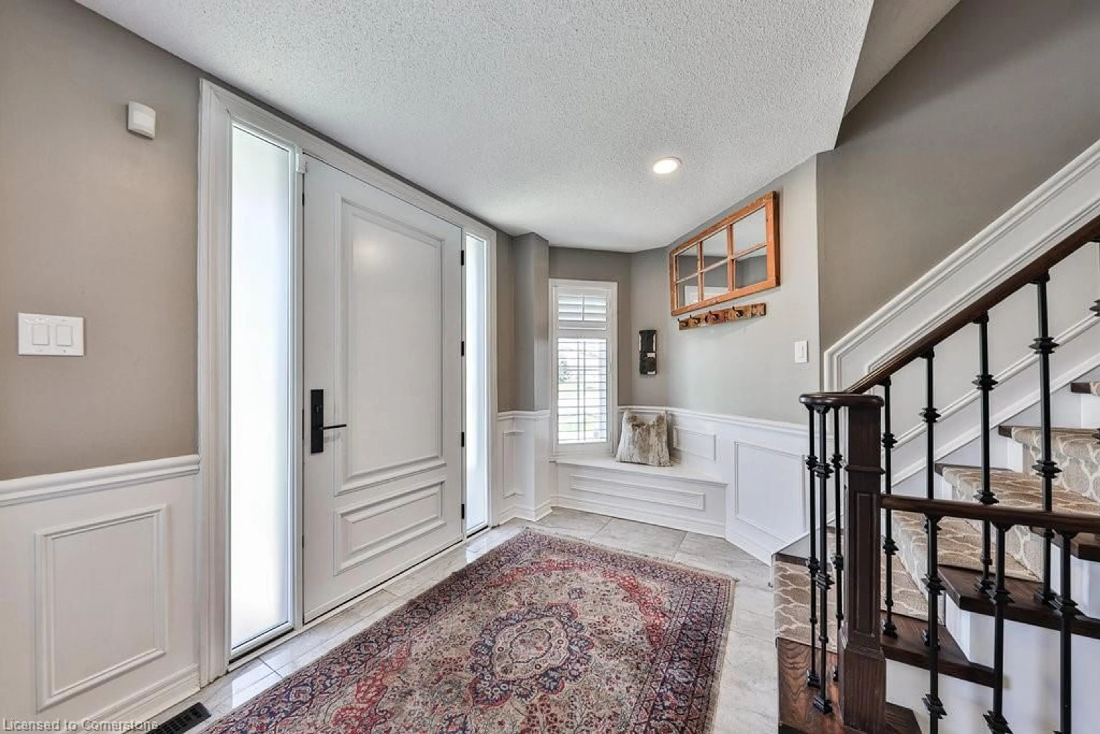 Indoor entryway, wood floors for 353 Canyon Cres, Oakville Ontario L6H 5T3