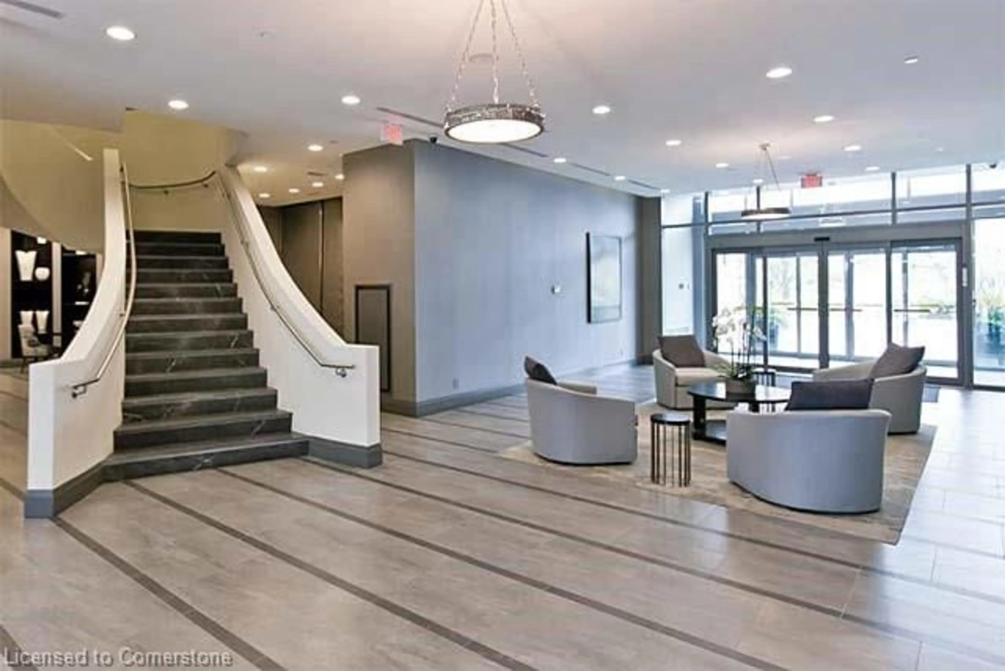 Indoor lobby, wood floors for 11 Bronte Rd #102, Oakville Ontario L6L 0E1