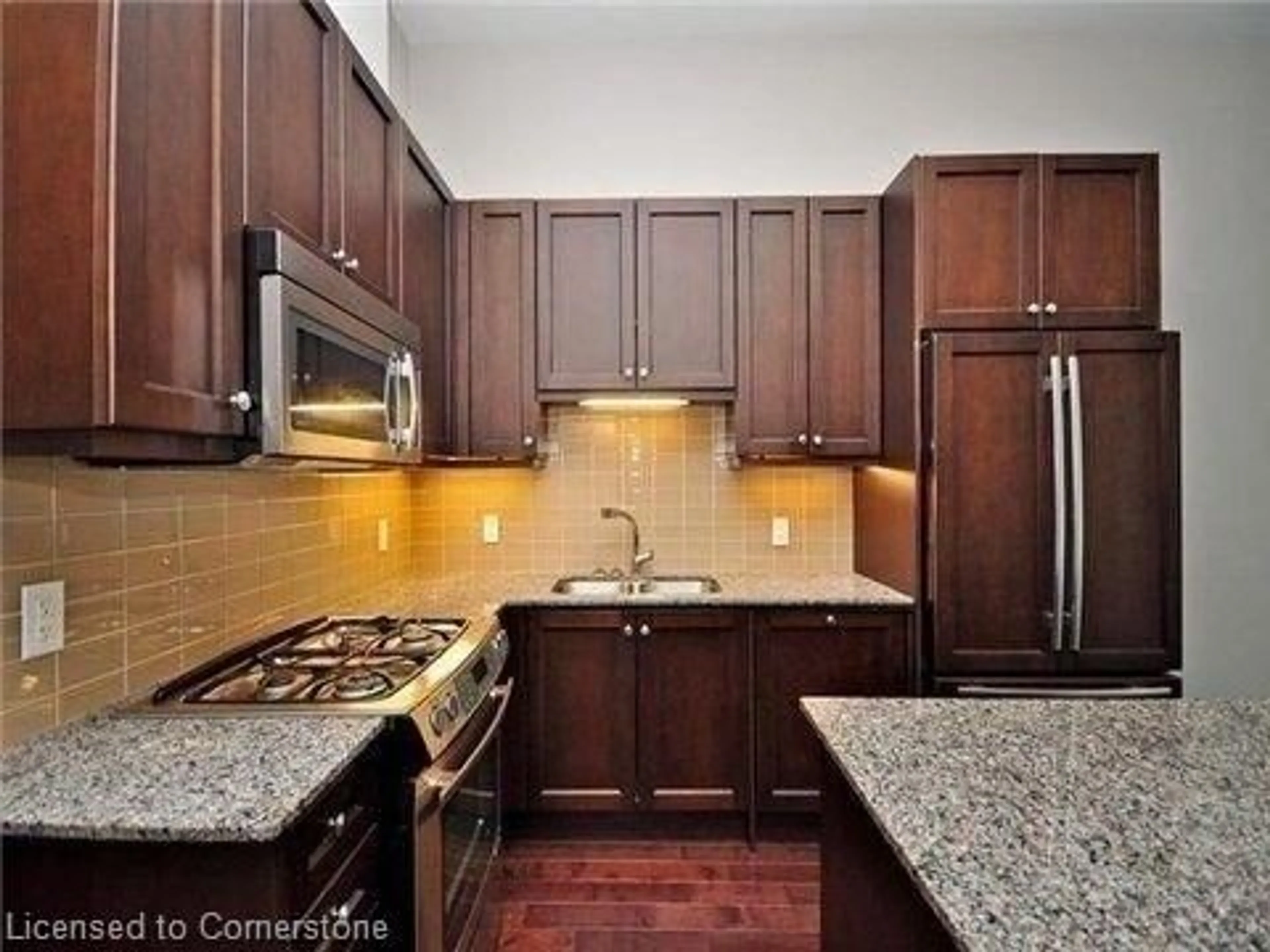 Standard kitchen, wood floors, cottage for 11 Bronte Rd #102, Oakville Ontario L6L 0E1